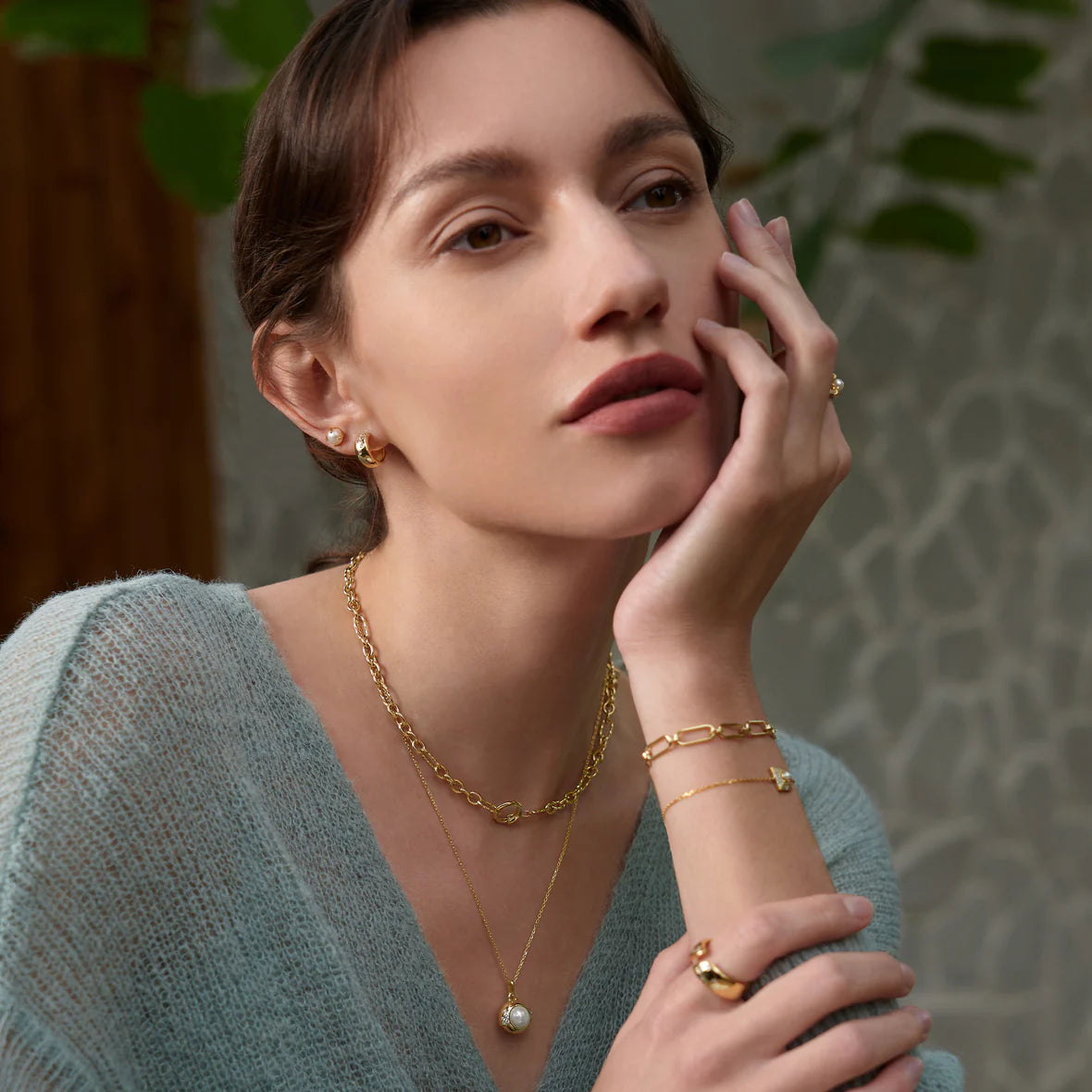 MUSE SPARKLE CHUBBY HUGGIE HOOP EARRINGS