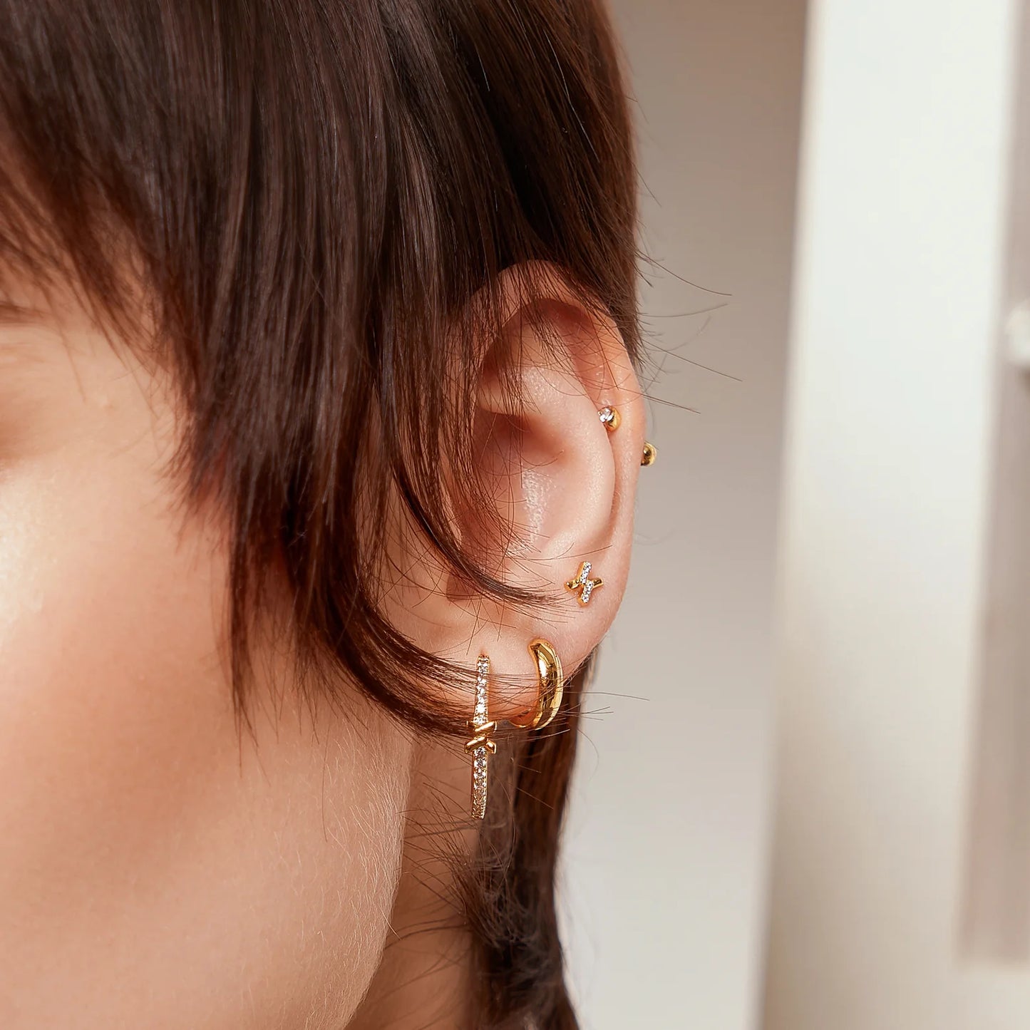 DUSK CROSS CRYSTAL STUDS
