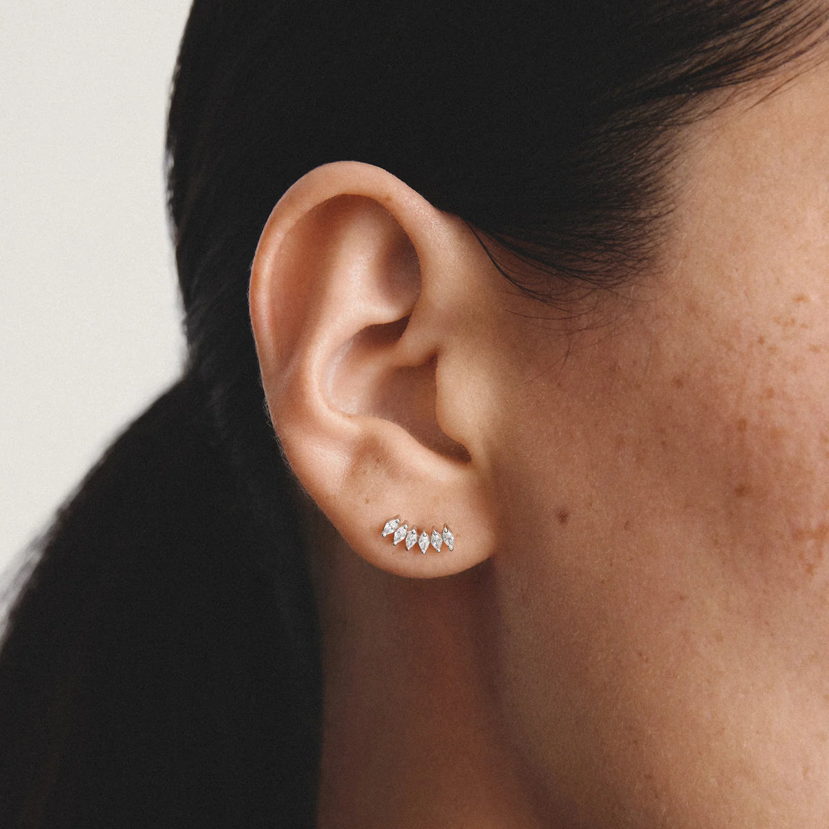 CLASSIC CURVE STUD EARRINGS