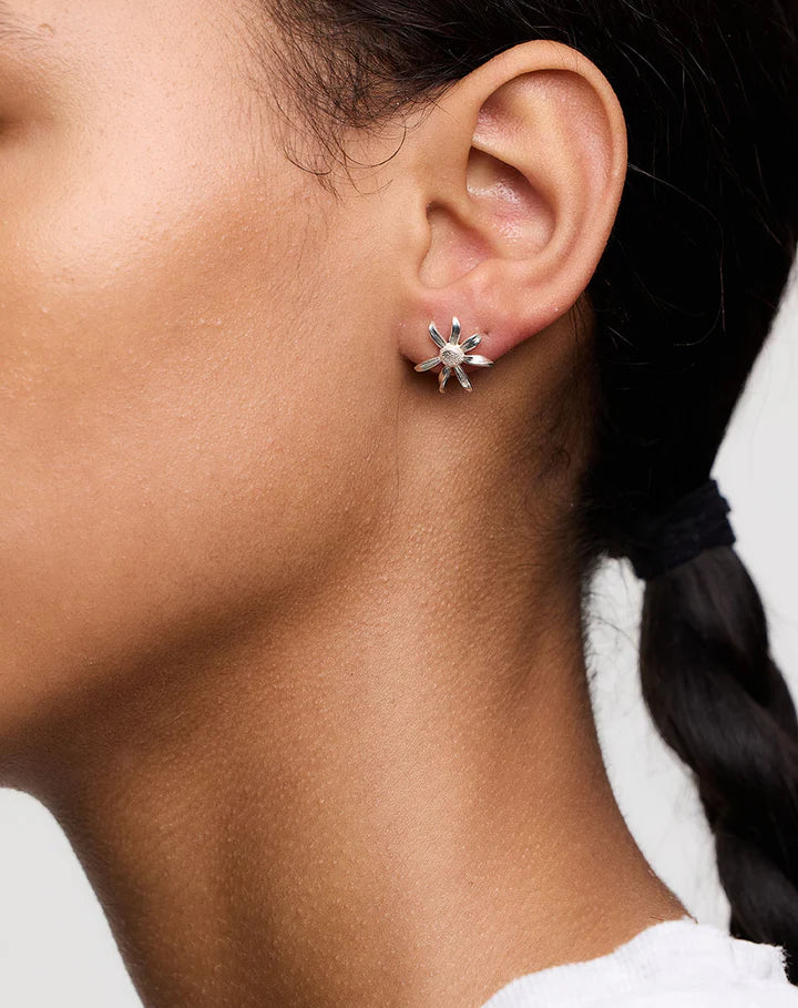 DAISY STUD EARRINGS