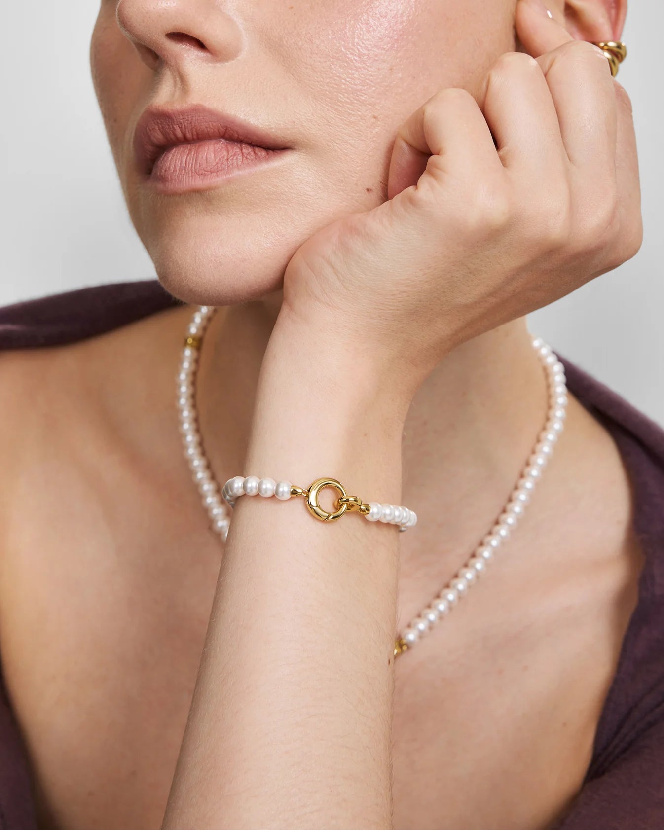SWAN ELEGANT SHELL PEARL BRACELET