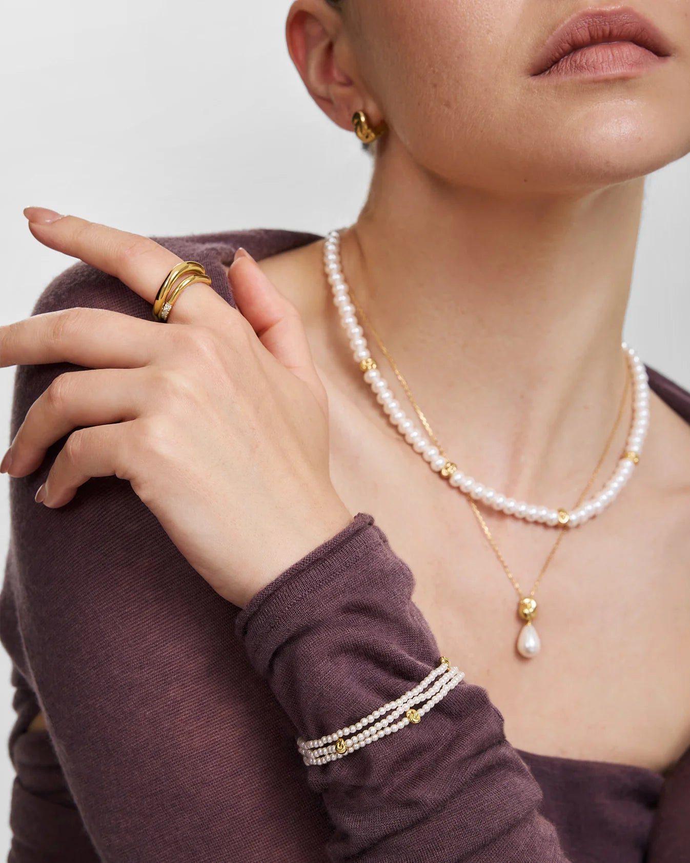 SWAN GLASS PEARL & TWIST BEADED BRACELET