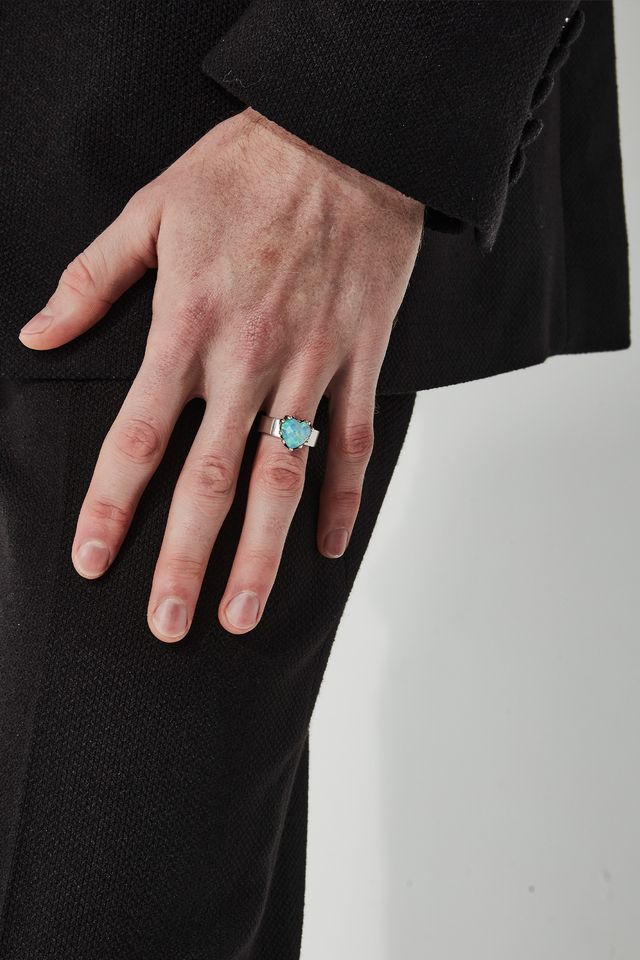 LOVE CLAW RING OPAL