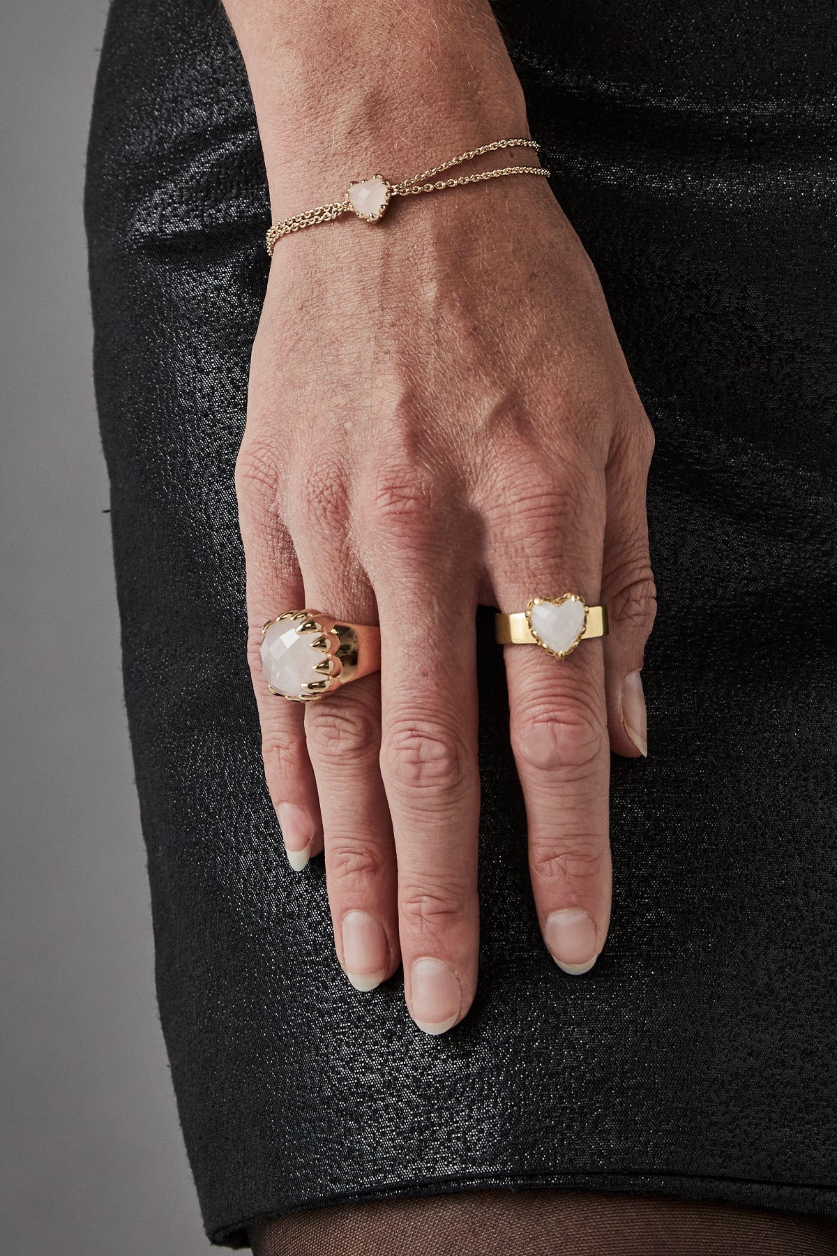 LOVE CLAW RING ROSE QUARTZ