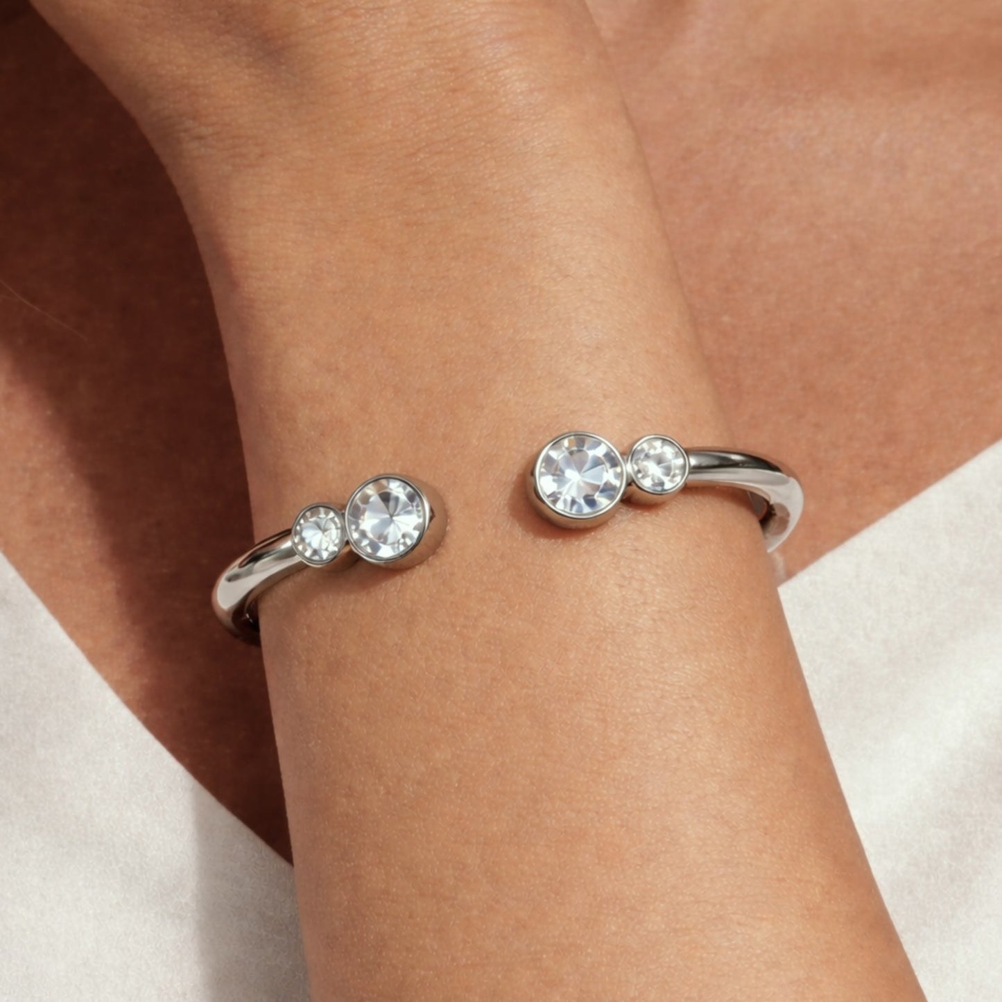 MATE SHINY SILVER CRYSTAL BRACELET