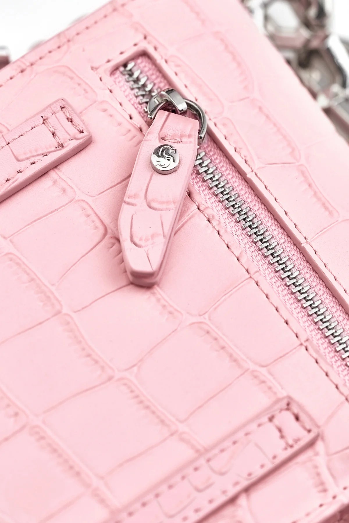 ON TOUR BAG BUBBLE GUM