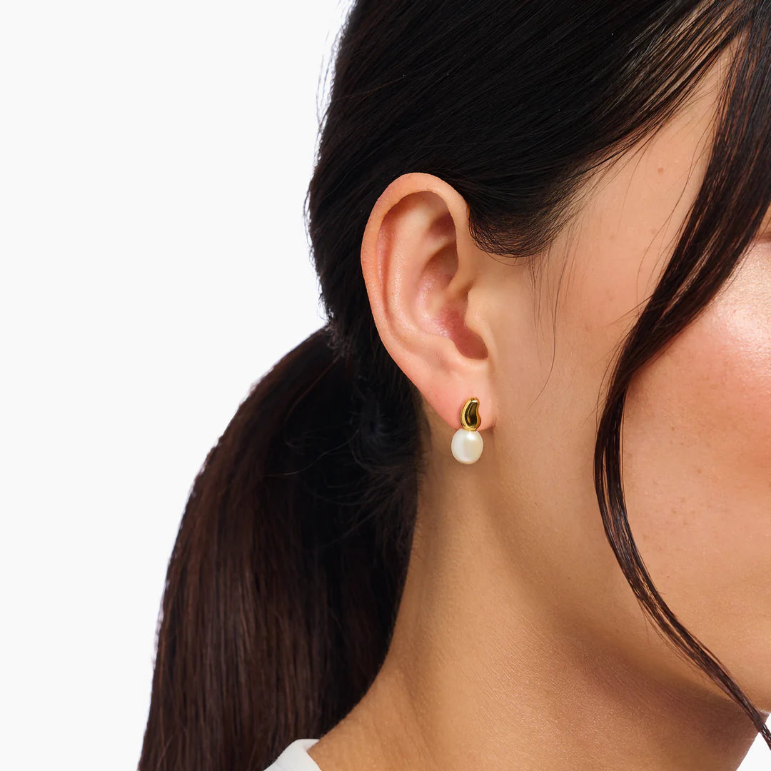 FLUID ORGANIC DROP FRESHWATER PEARL EARRINGS