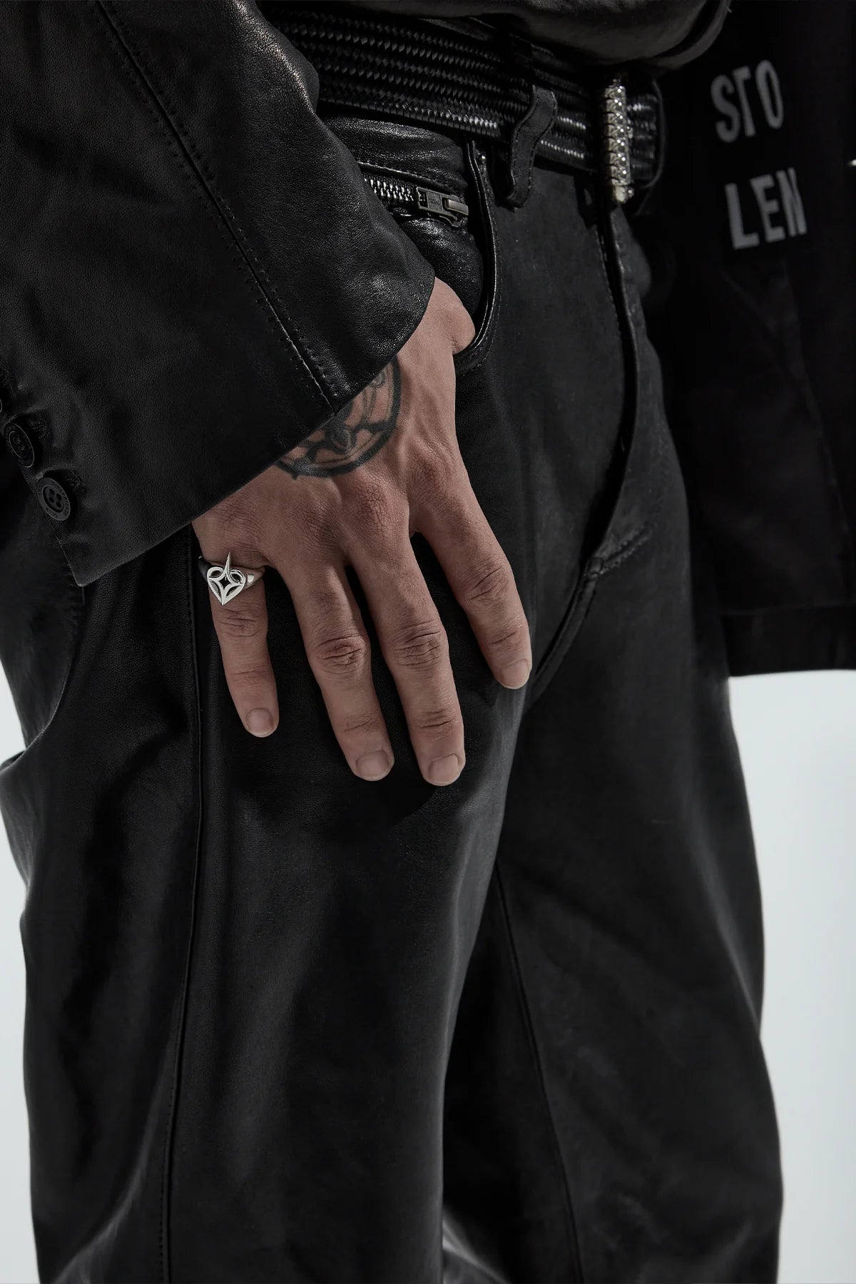 STARSTRUCK SIGNET RING