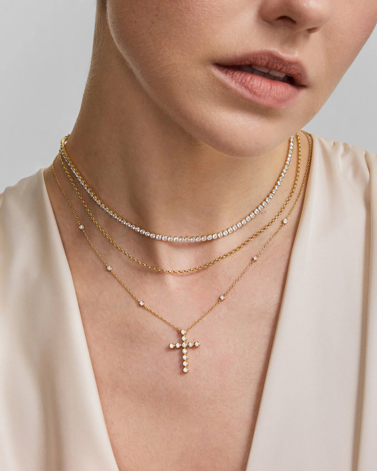 WANDERER STATION NECKLACE WITH CROSS PENDANT