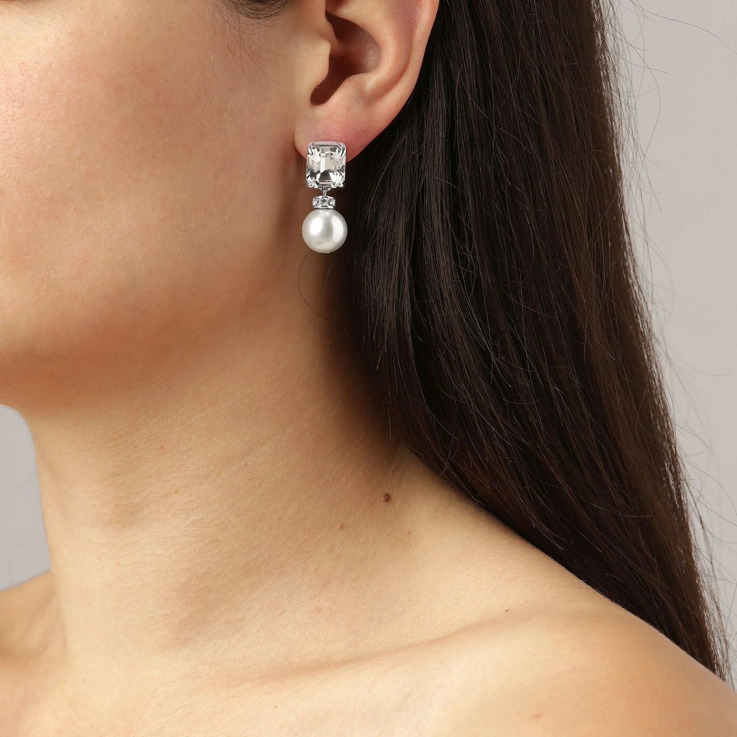 WALI SHINEY SILVER CRYSTAL/PEARL EARRINGS