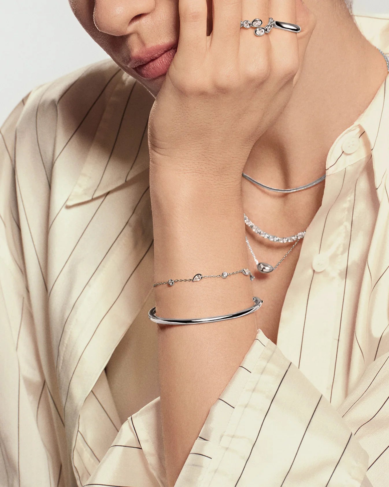 WANDERER TEARDROP BEZEL BRACELET