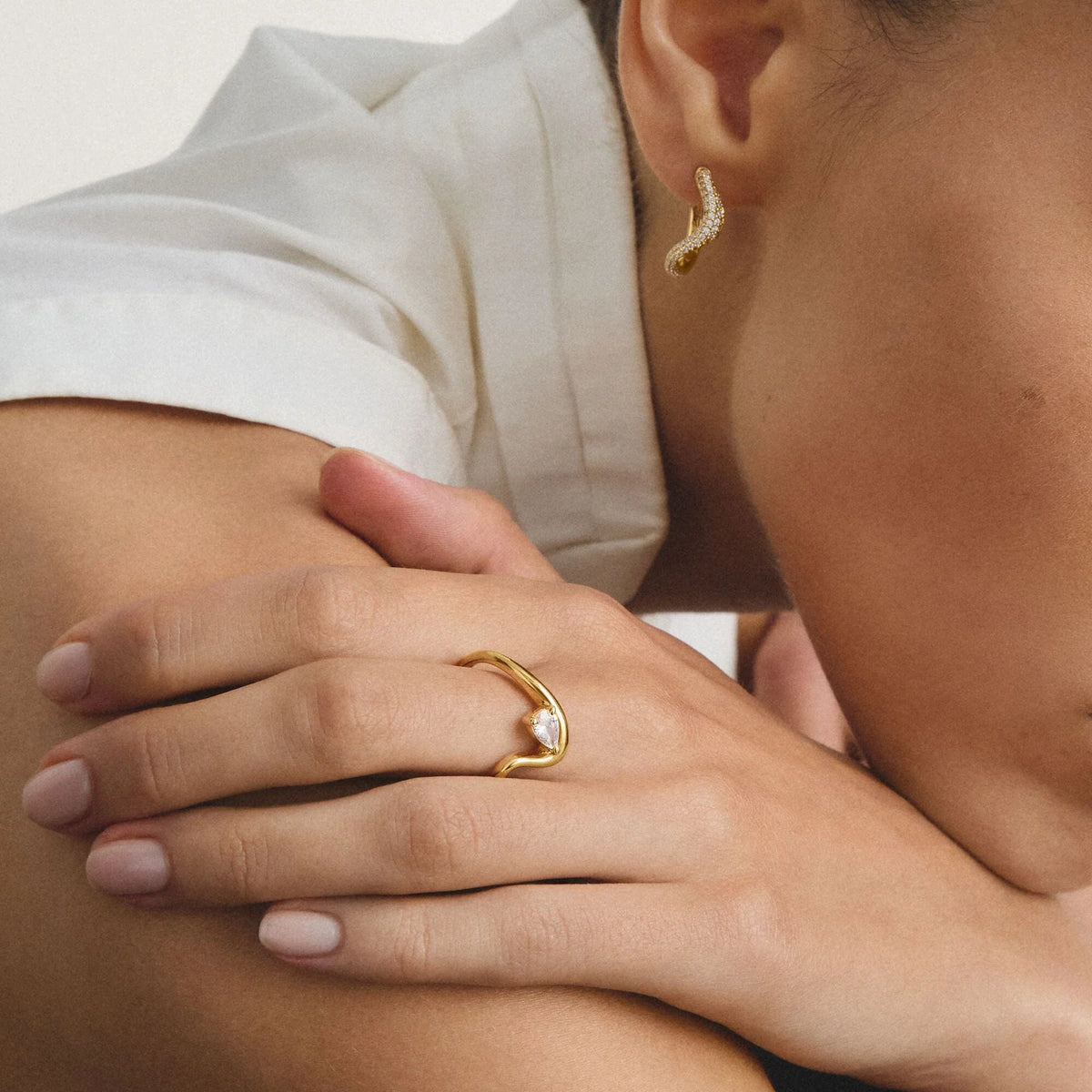 FLUID TEARDROP WAVE RING
