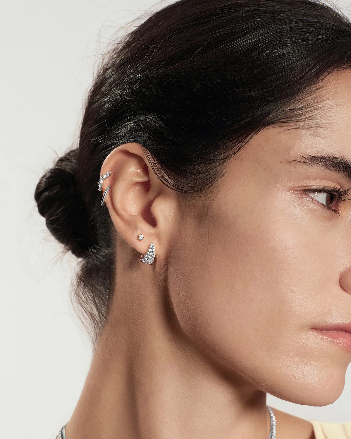 FAIRY OPENWORK CURVED HOOP EARRINGS