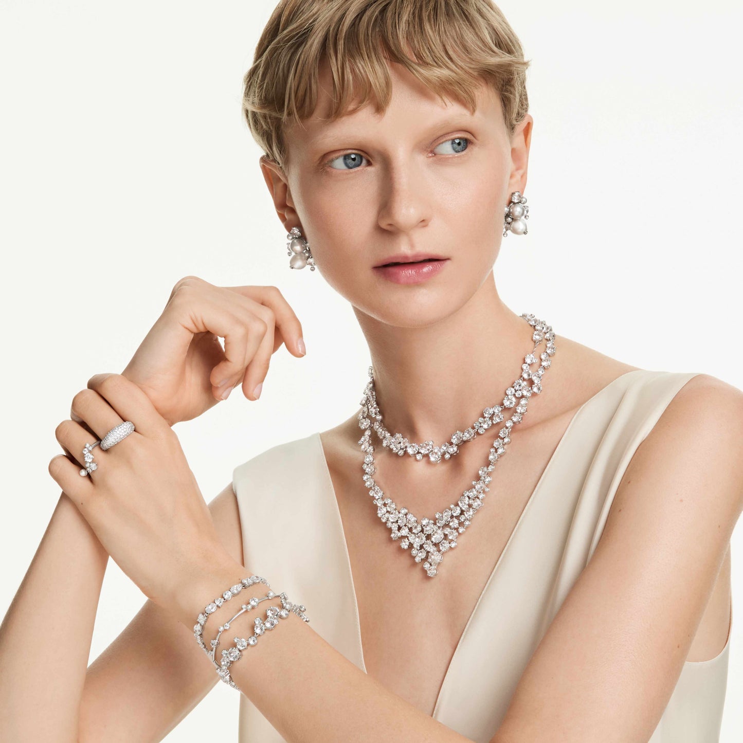 MESMERA BRACELET - WHITE, RHODIUM