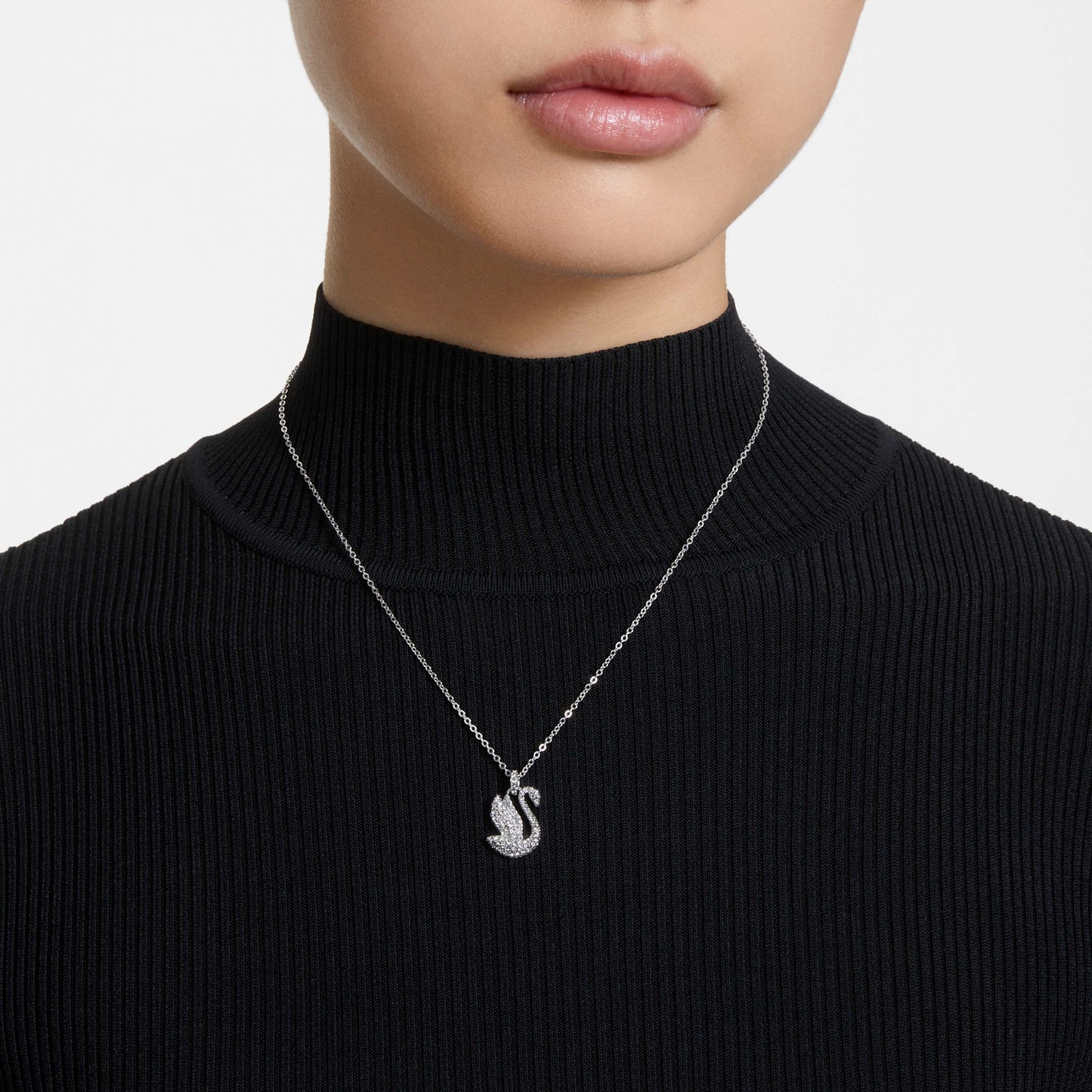 SWAN PENDANT MEDIUM - WHITE, RHODIUM