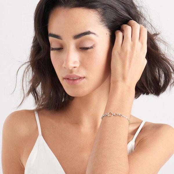 CHAIN REACTION HORSESHOE LINK BRACELET