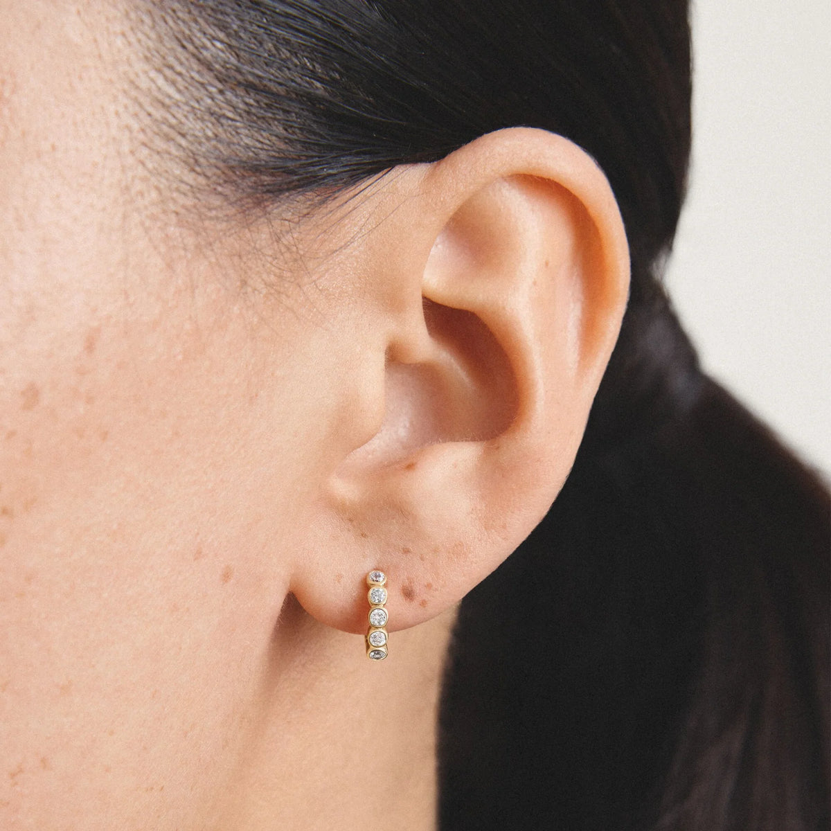 CLASSIC ALLOY HUGGIE HOOP EARRINGS