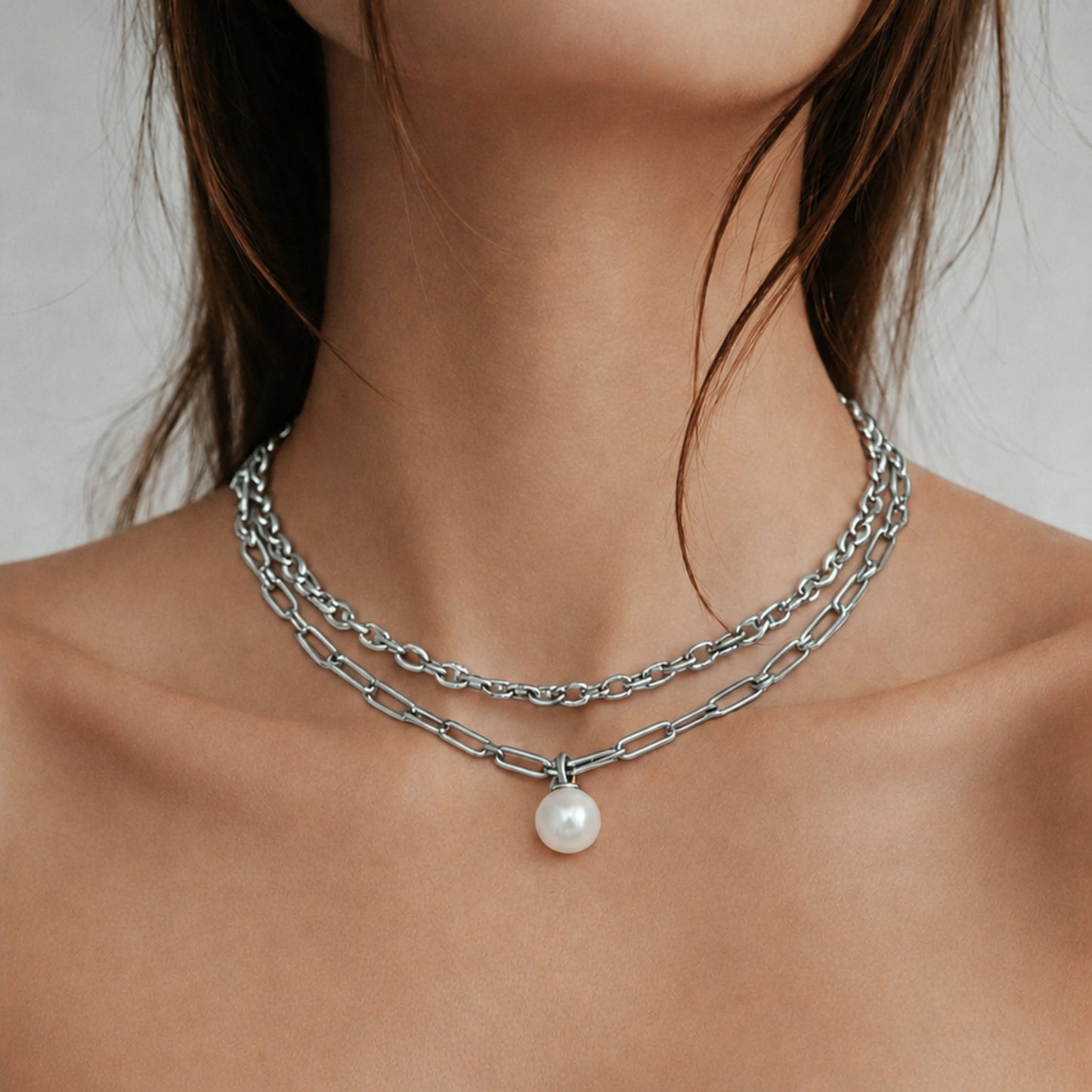 AURELIA SHINY SILVER WHITE PEARL NECKLACE