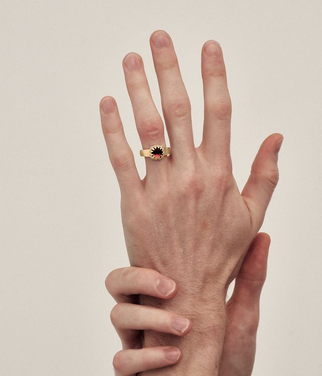 BABY CLAW RING GARNET