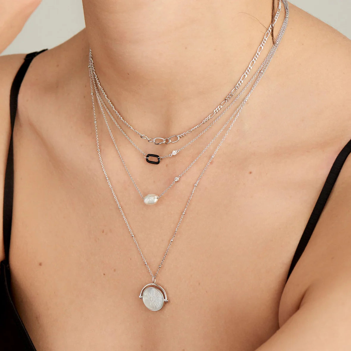 CHAIN REACTION FIGARO NECKLACE