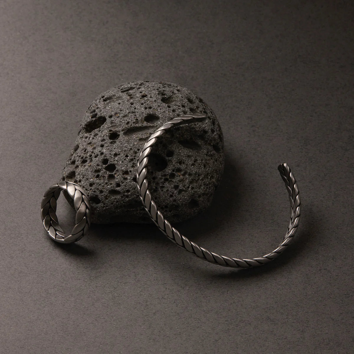 COMMANDER MEN'S STEEL CUFF