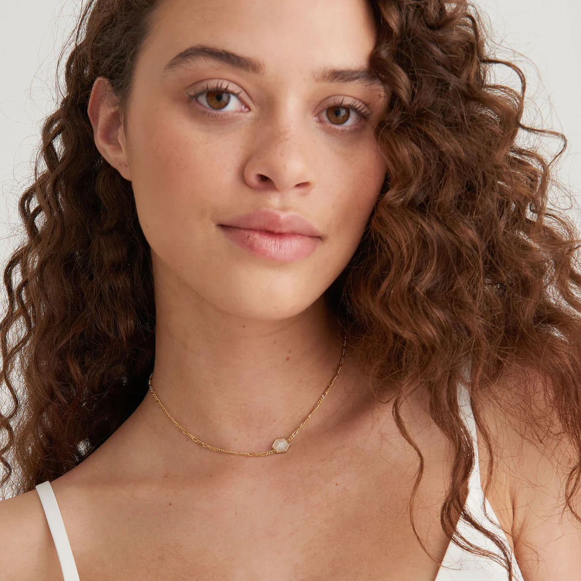 COMPASS EMBLEM CHAIN NECKLACE