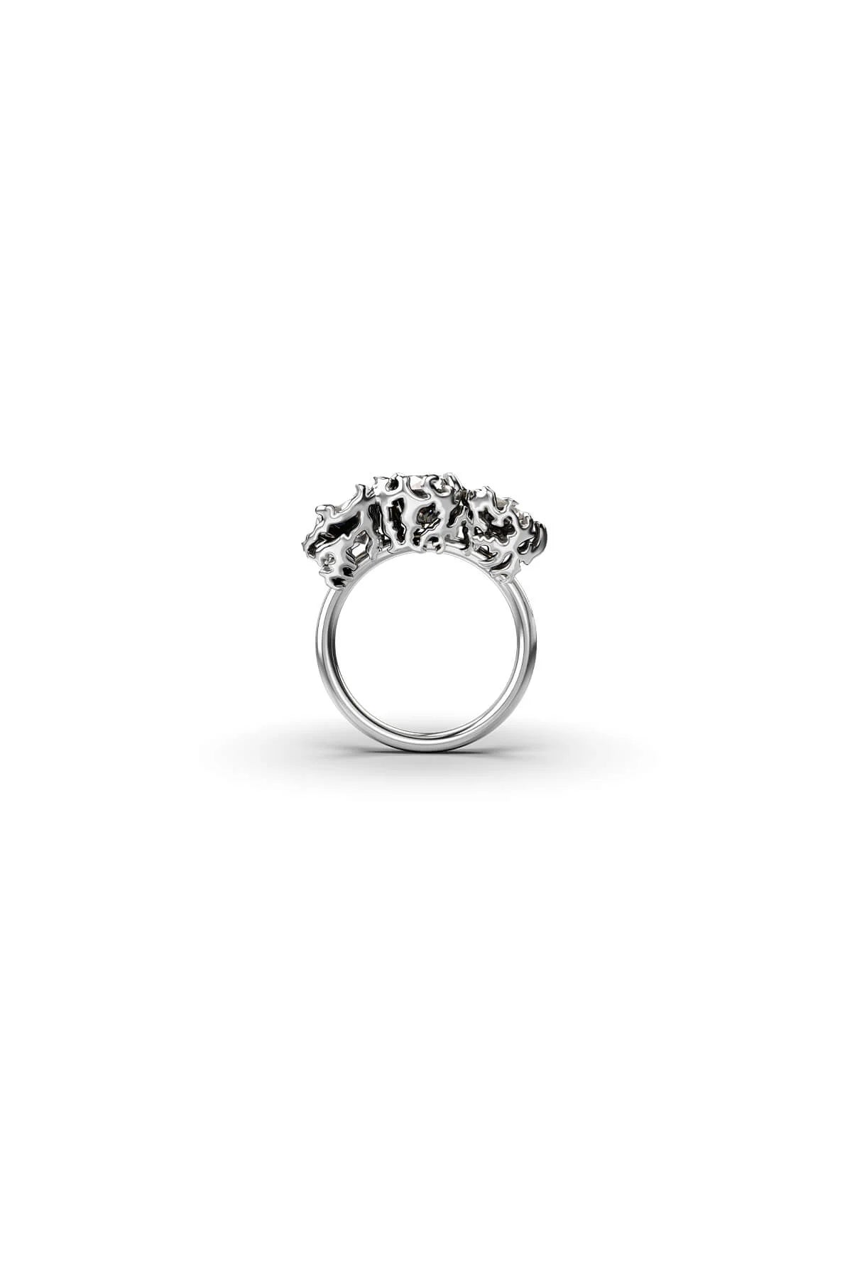 DELICATE DISTORTION COCKTAIL RING