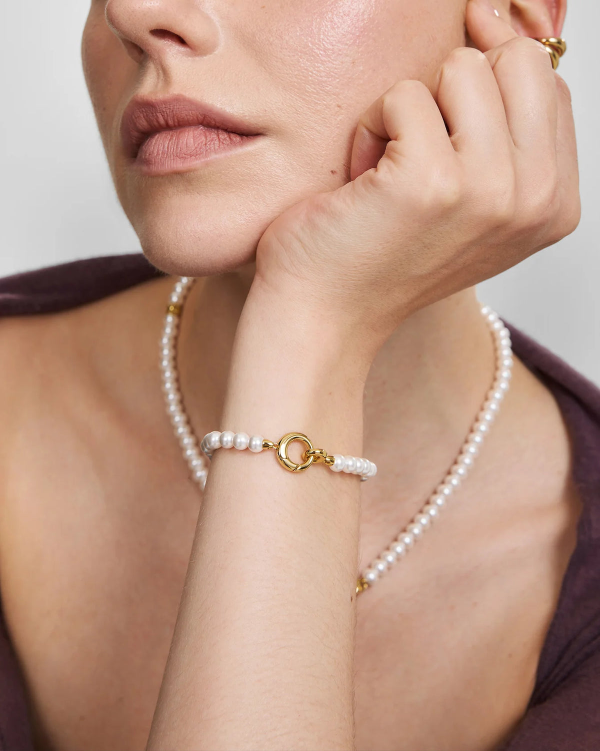 SWAN ELEGANT SHELL PEARL BRACELET