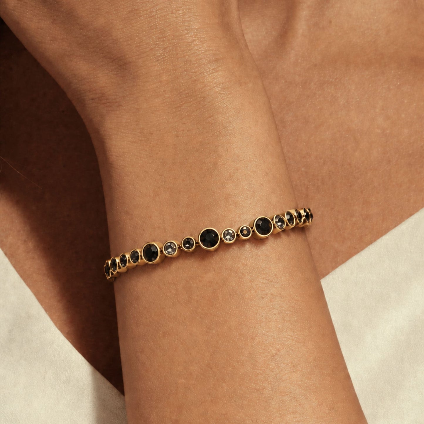 ESINA SHINY GOLD BLACK MIX BRACELET