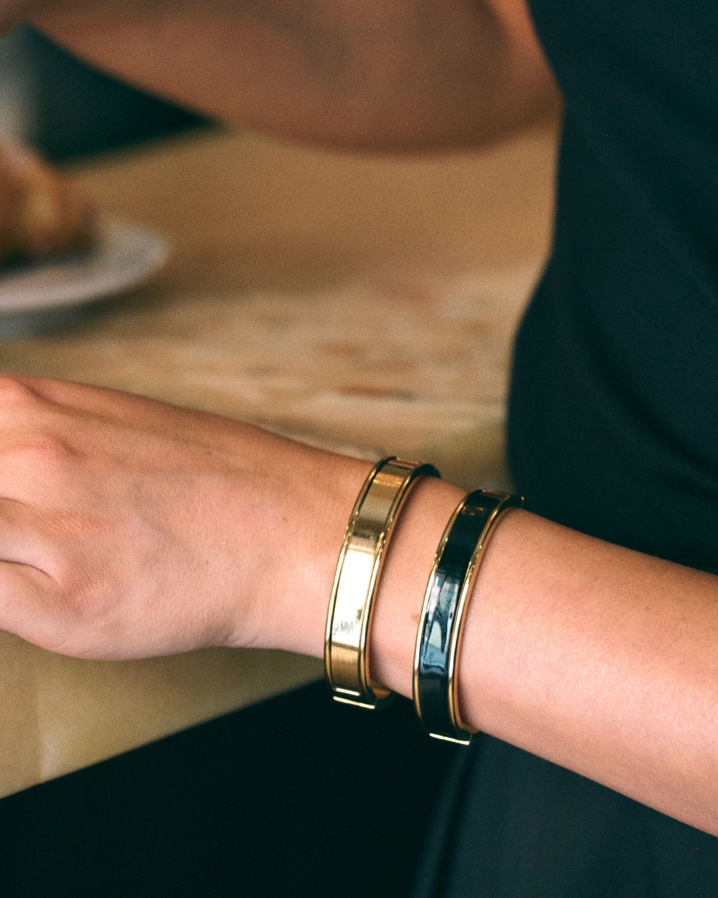 FRAME ENAMEL BANGLE