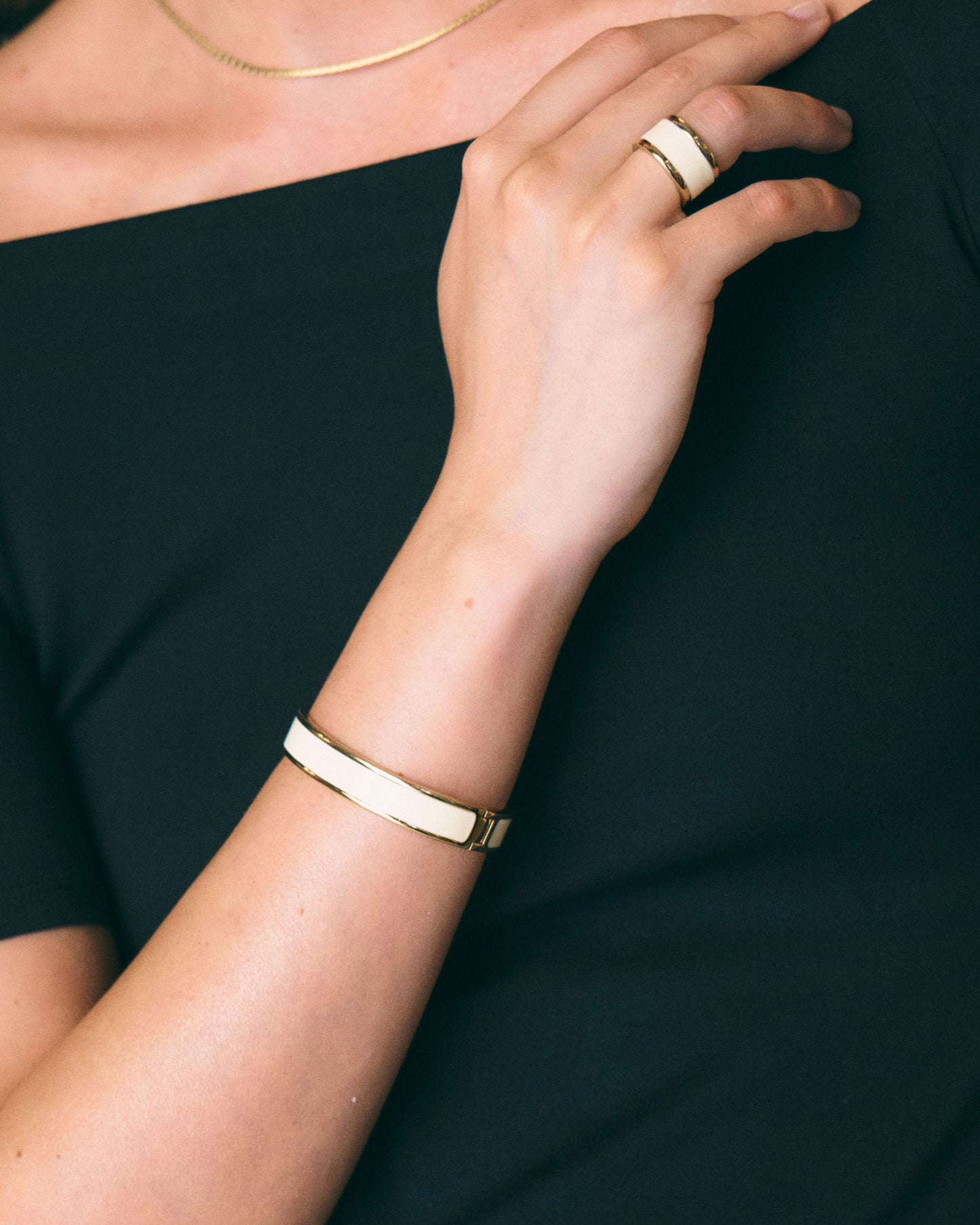 FRAME ENAMEL BANGLE