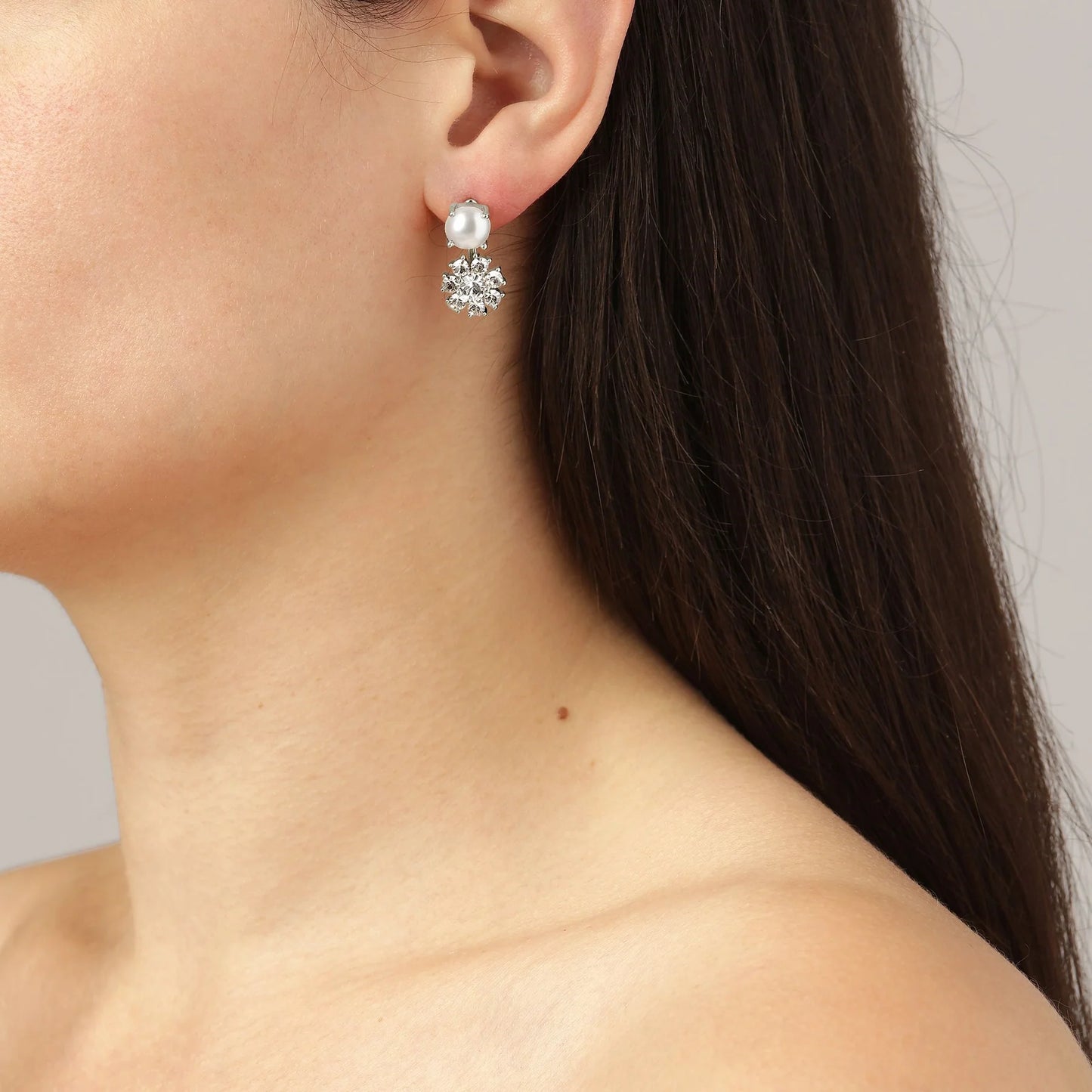 FLOSS SHINEY SILVER CRYSTAL/WHITE PEARL EARRINGS