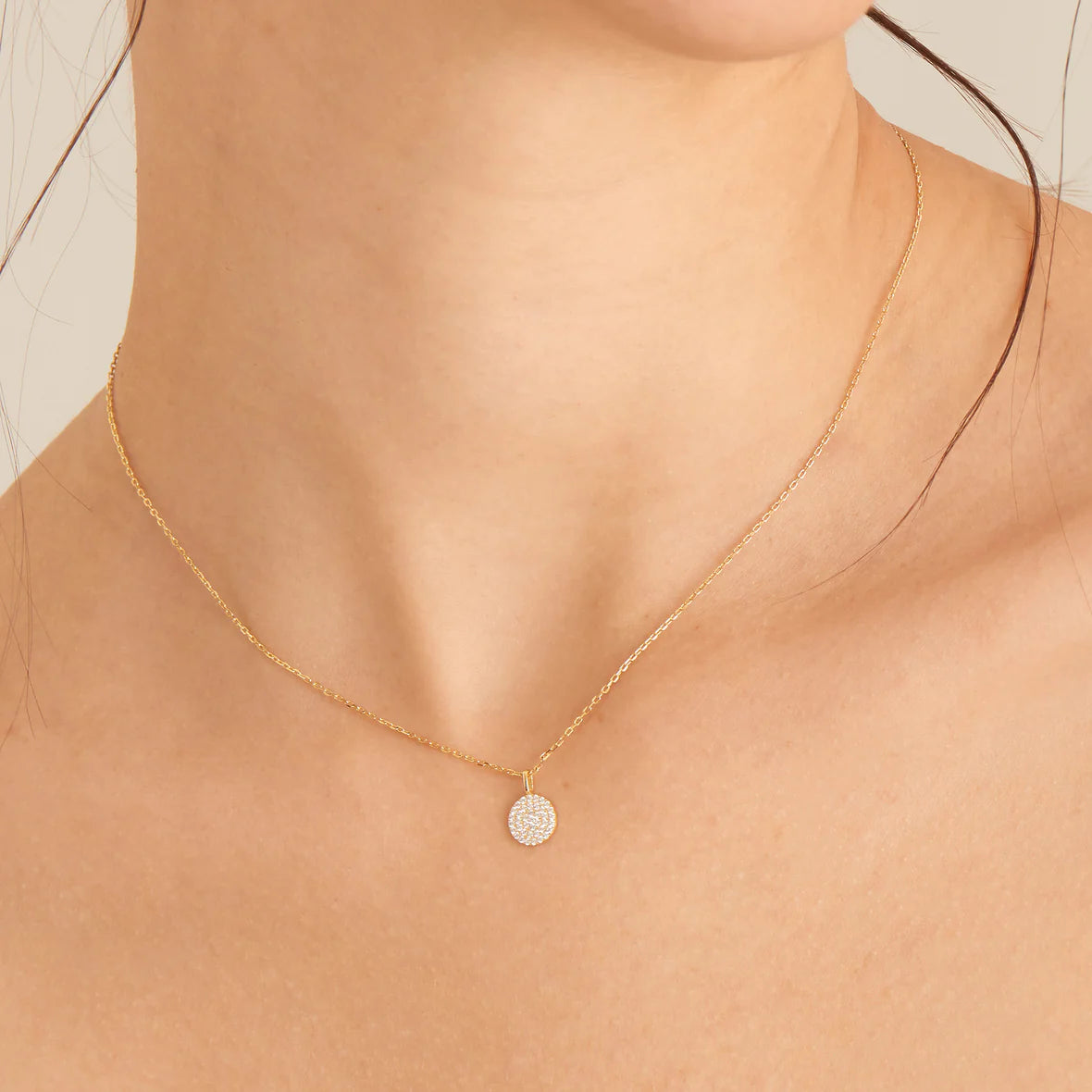GLAM DISC PENDANT NECKLACE