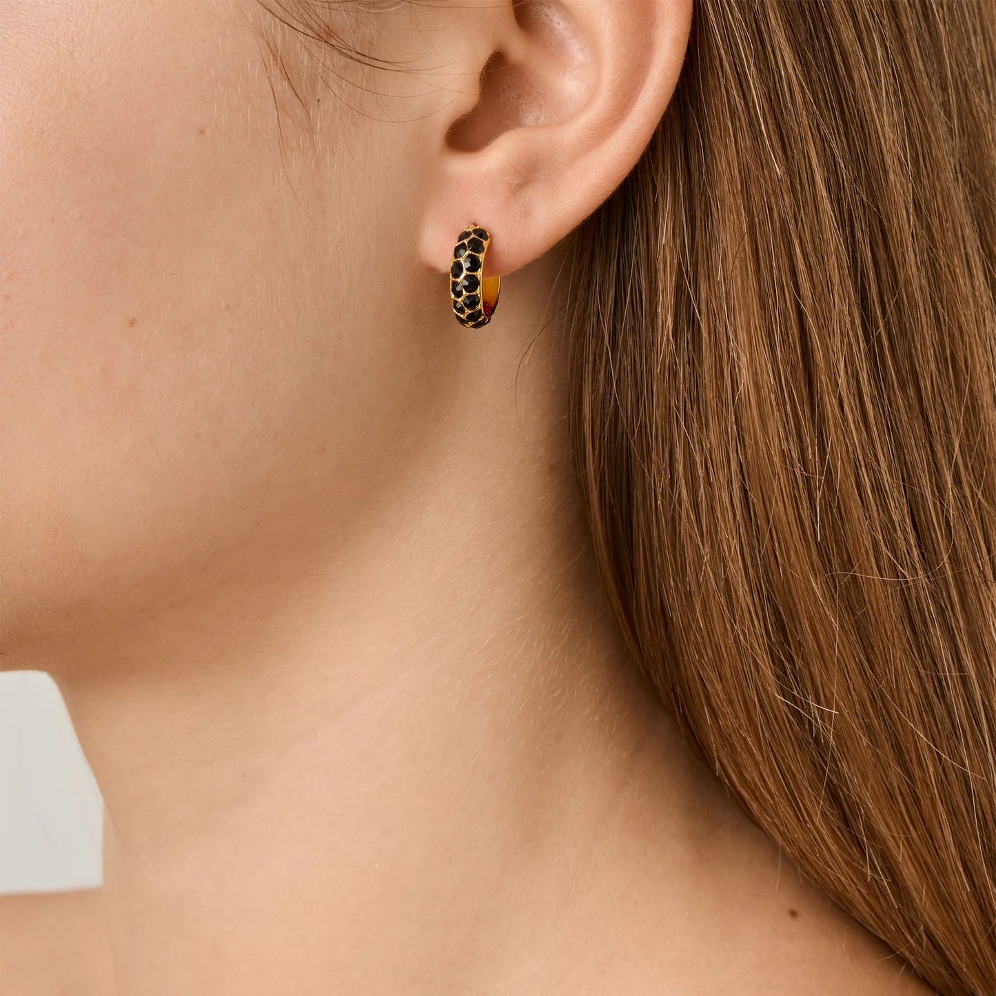 HEIDI SHINY GOLD BLACK EARRINGS