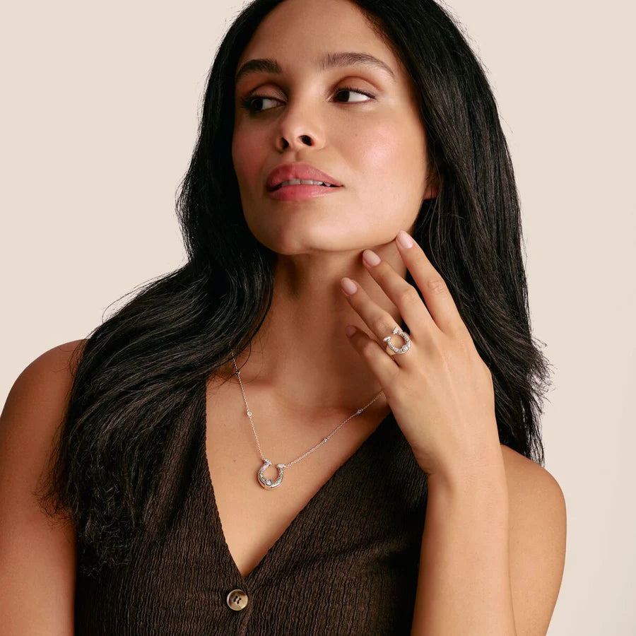 ELYNDRA HORSESHOE NECKLACE