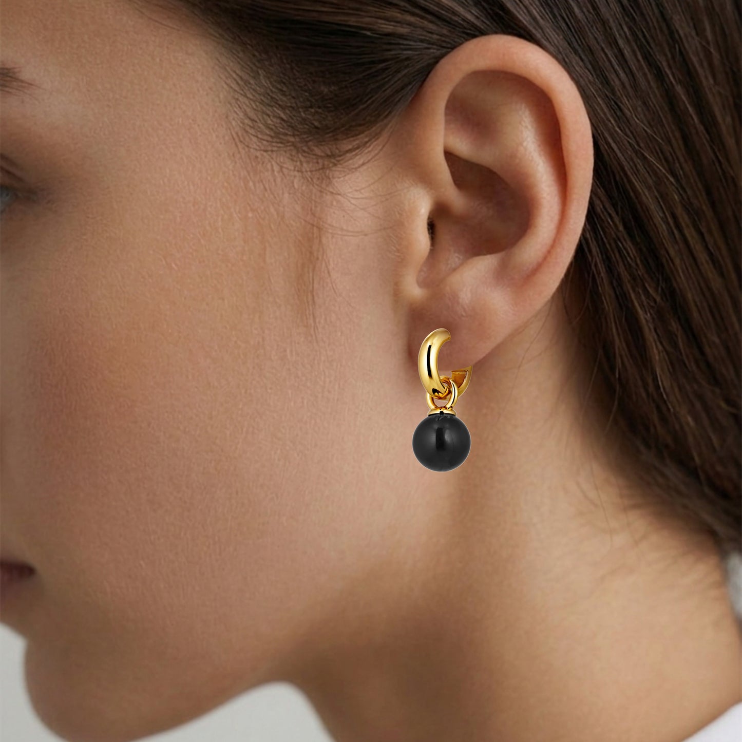 LONA SHINY GOLD BLACK EARRINGS