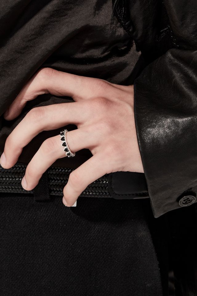 LOVE CLAW ETERNITY RING