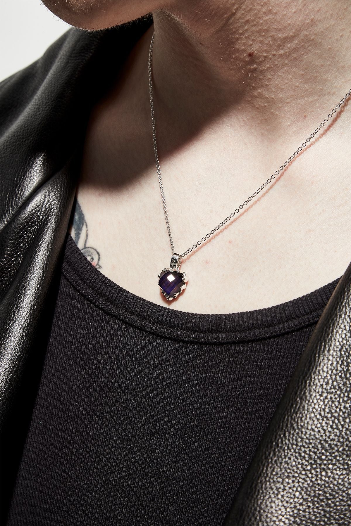 LOVE CLAW NECKLACE MOOD CRYSTAL