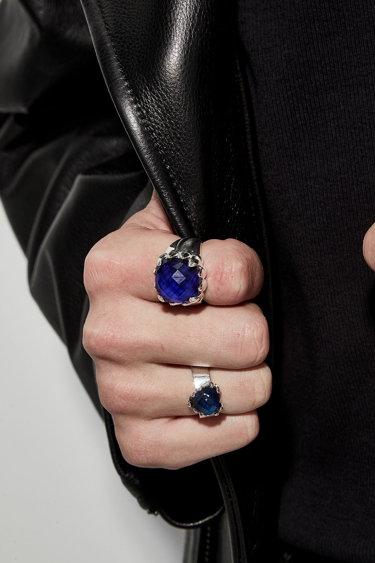 LOVE CLAW RING MOOD CRYSTAL