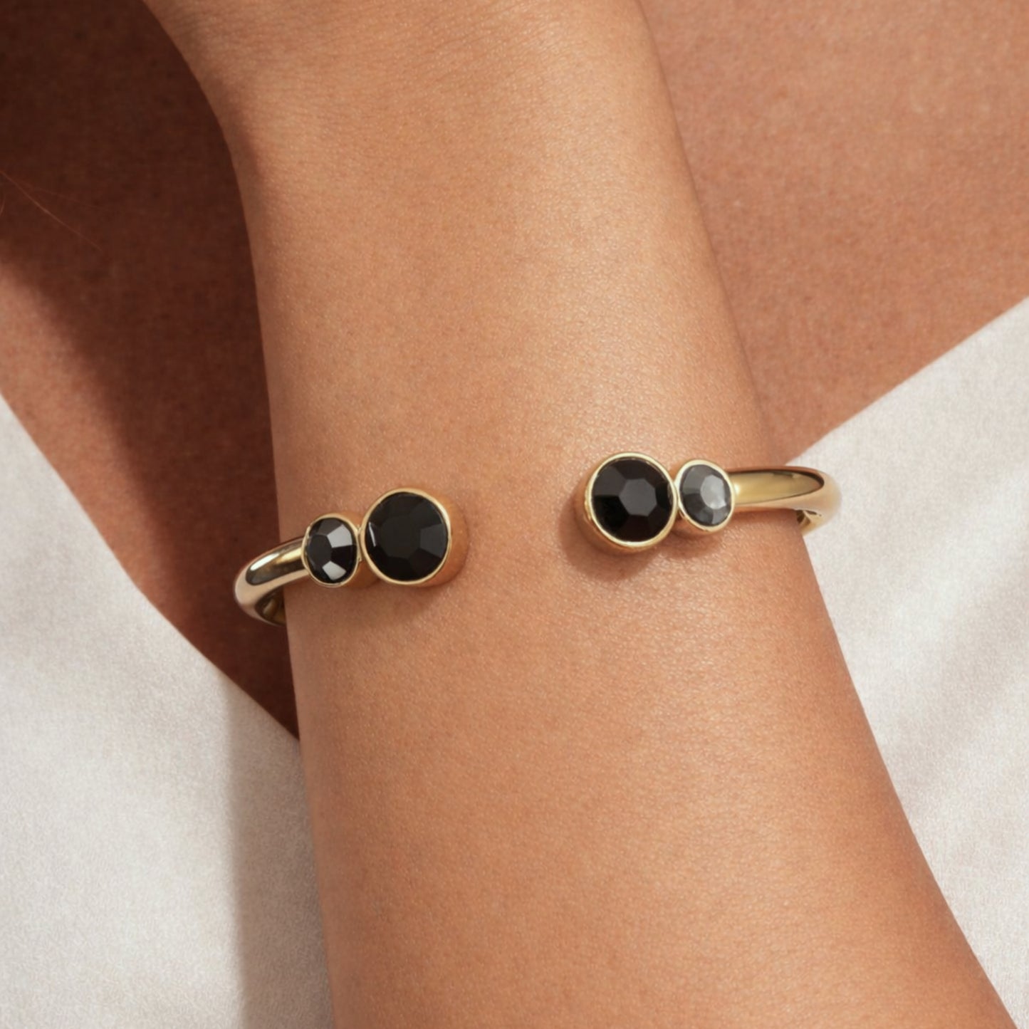 MATE SHINY GOLD BLACK GREY BRACELET