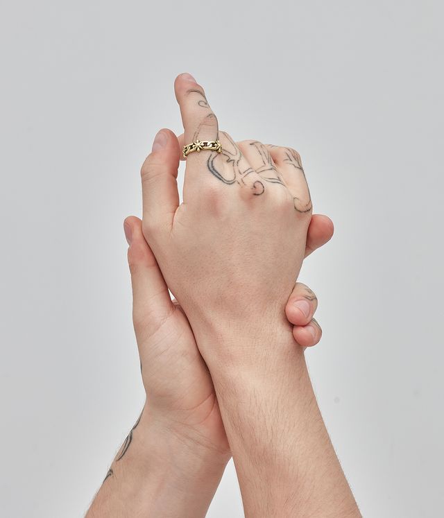 MIDNIGHT CROSS CURB RING