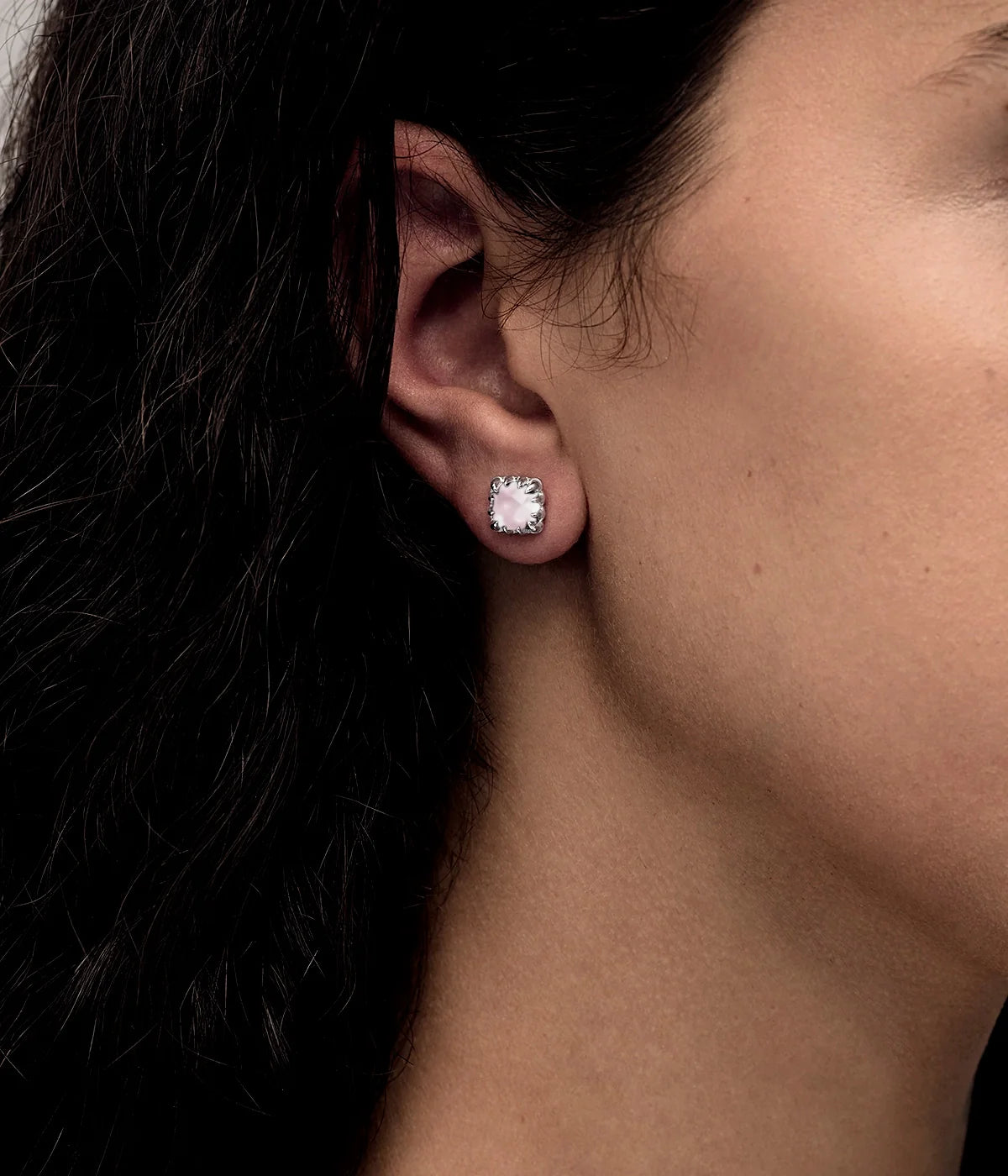MINI CLAW STUDS ROSE QUARTZ