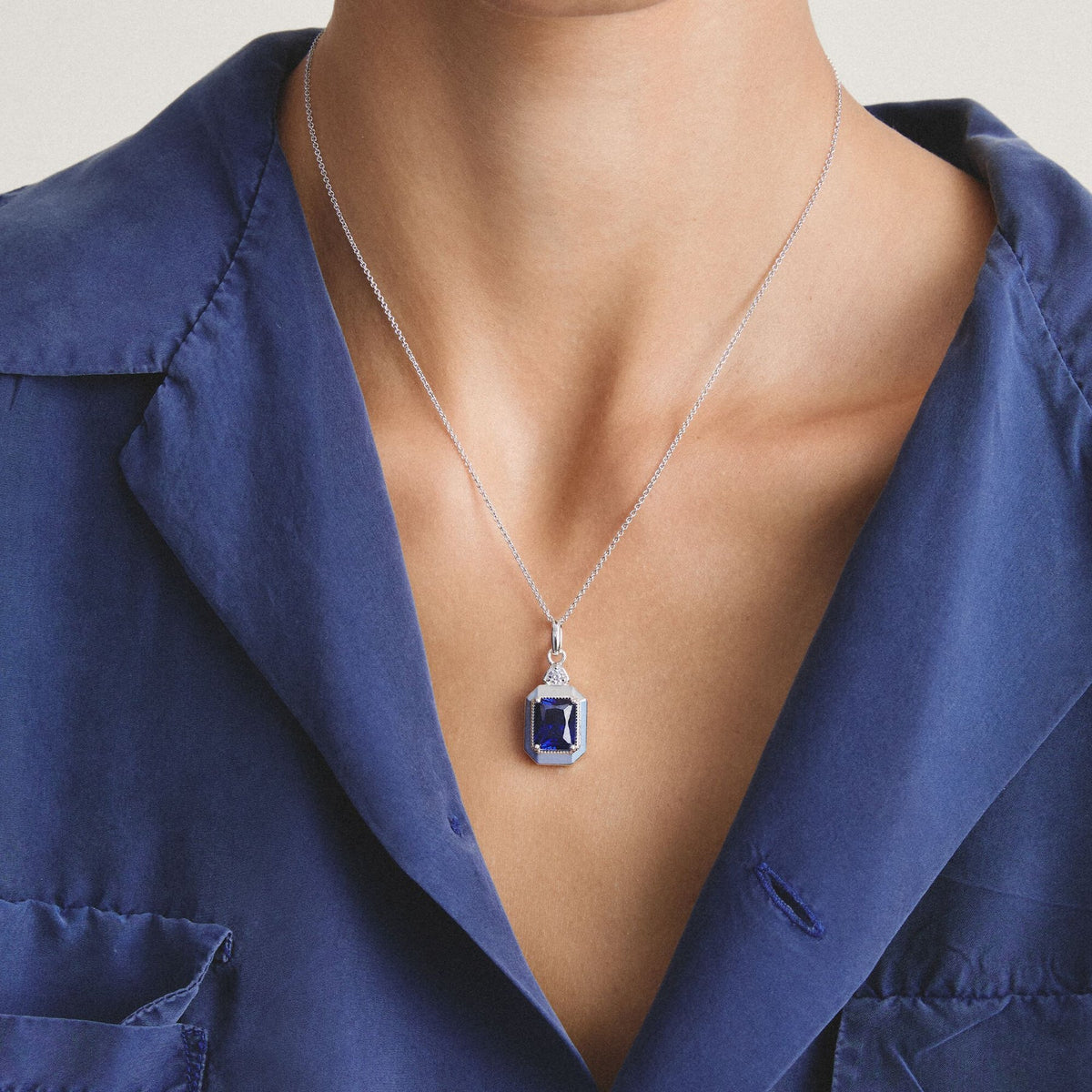 ELYANDRA NANOCRYSTAL OCTAGON NECKLACE