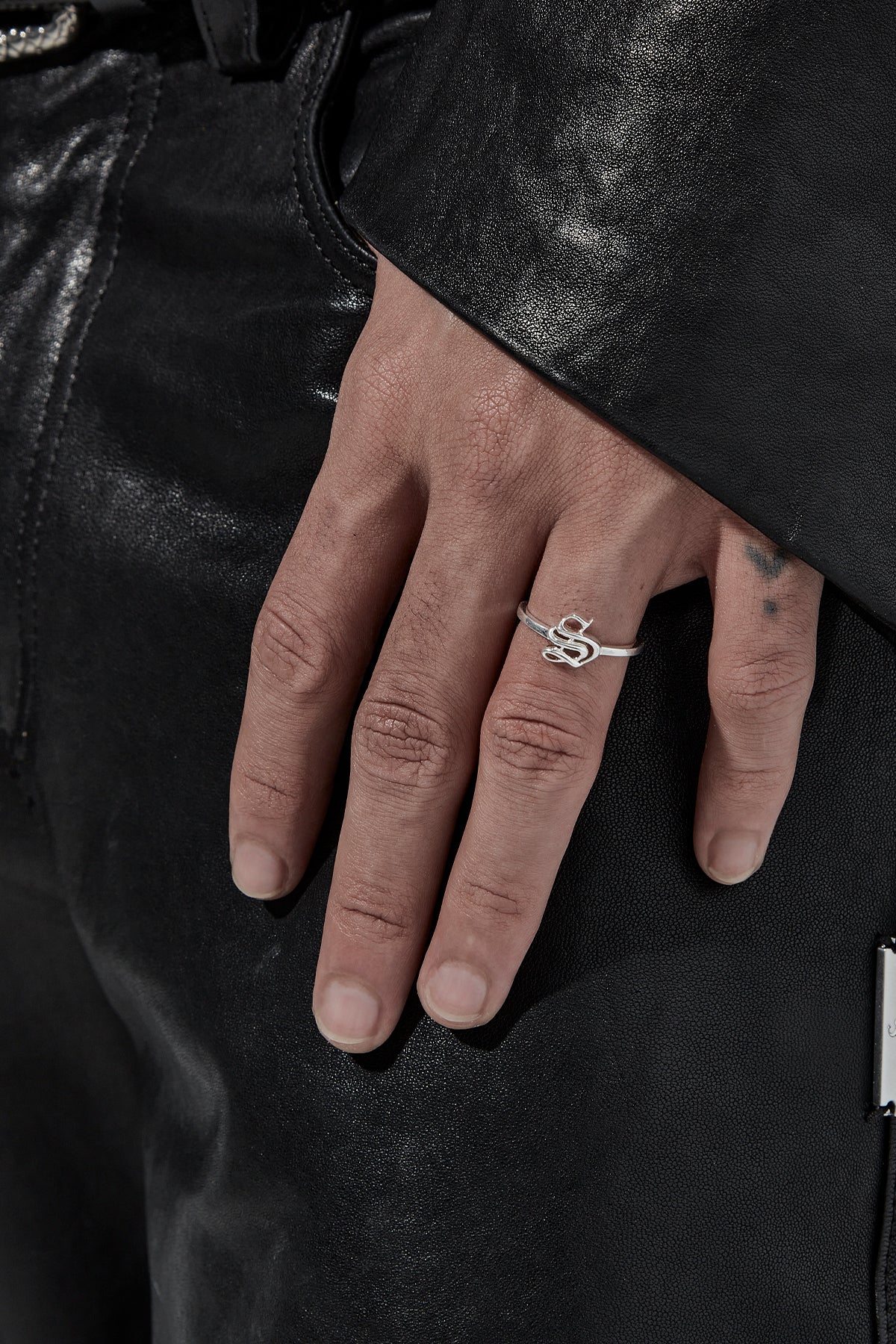Old English Ringo OLD ENGLISH RING – Studio18 Jewellery Collection