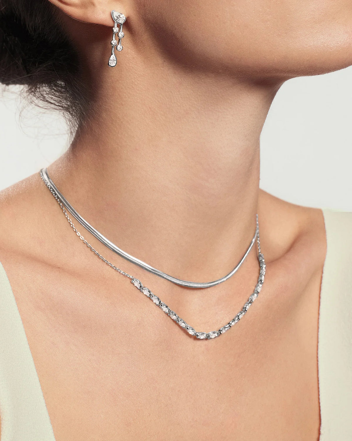 WANDERER OVAL HALF-TENNIS NECKLACE