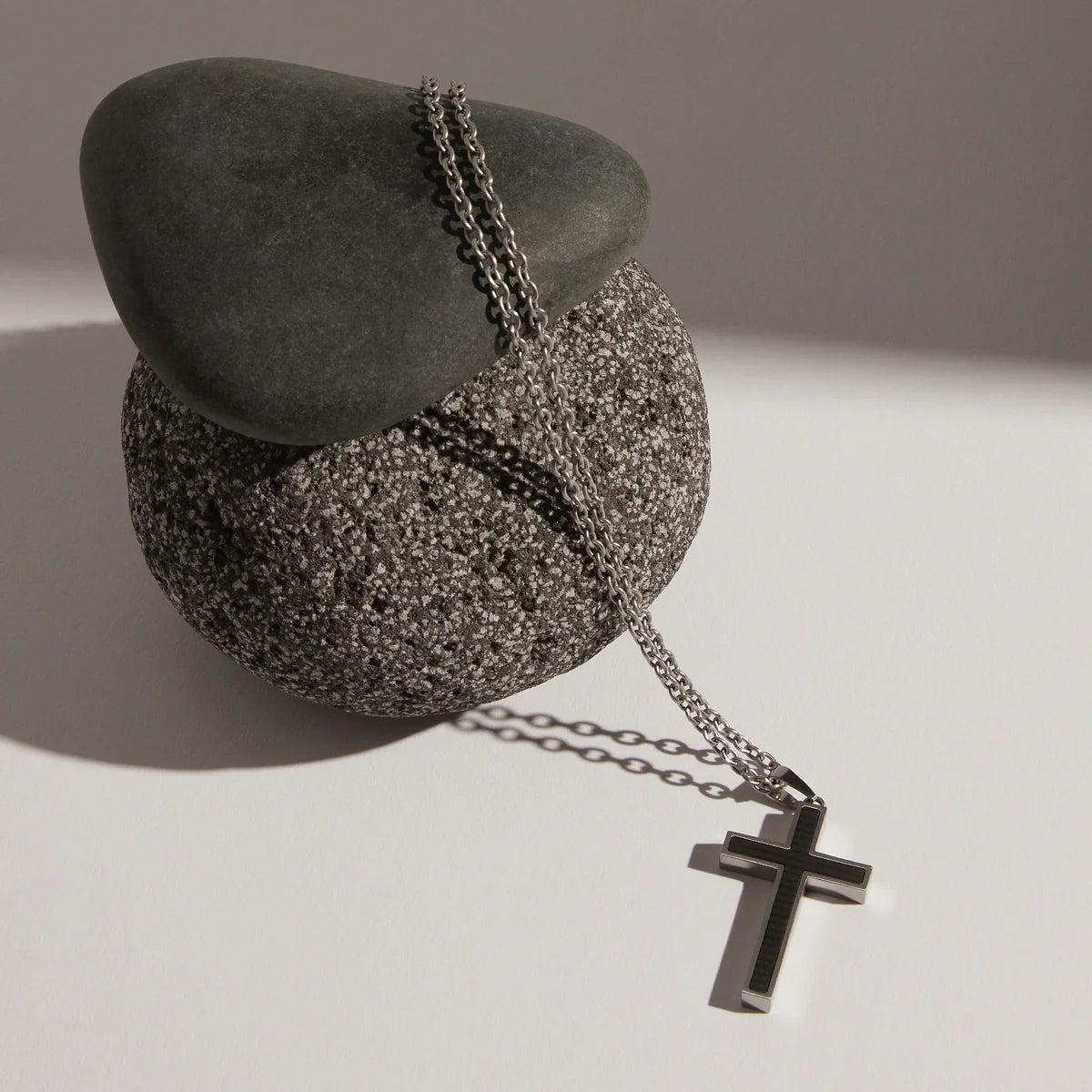 PALADIN MEN'S CROSS PENDANT