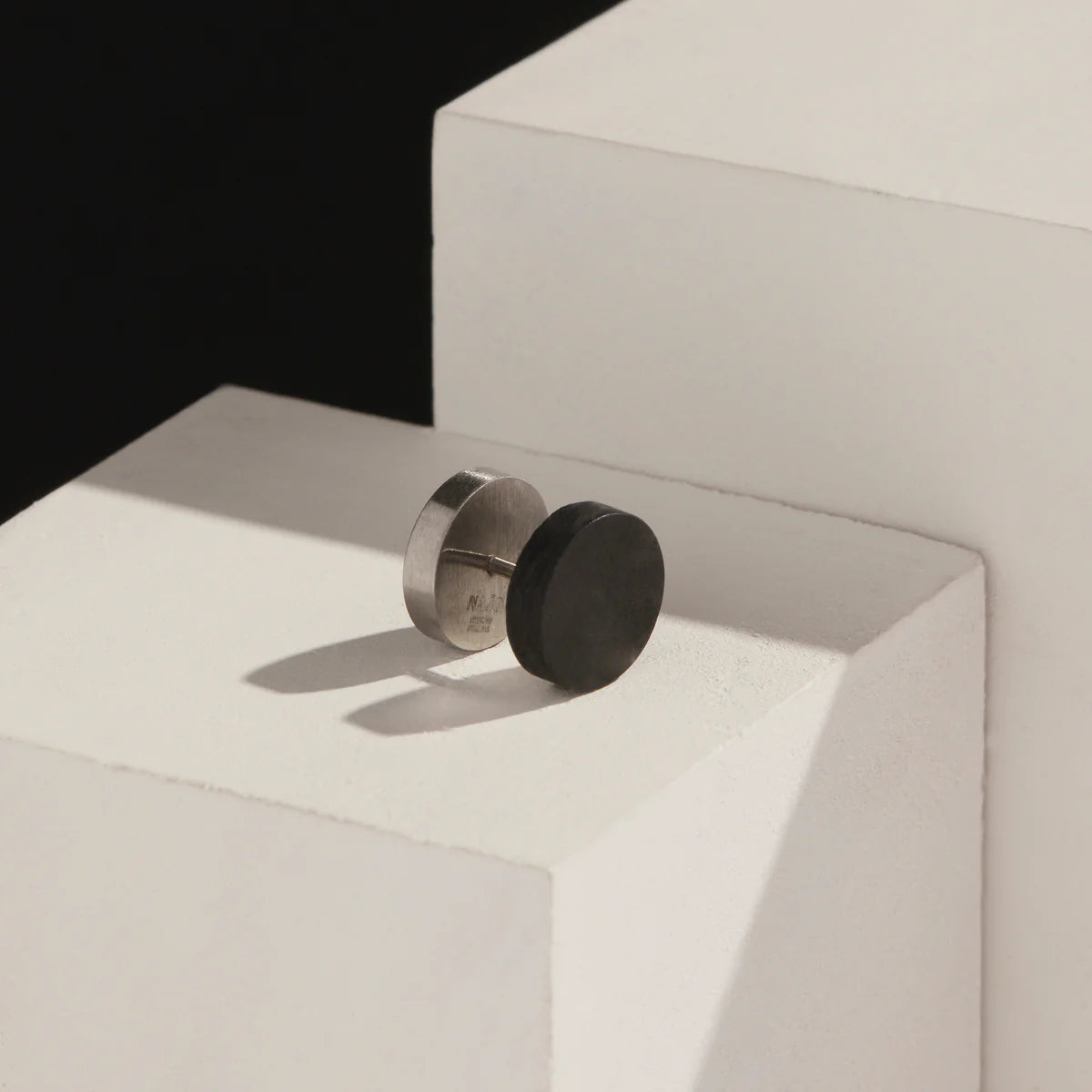 TORQUE MEN'S 8MM REVERSIBLE SINGLE EARRING