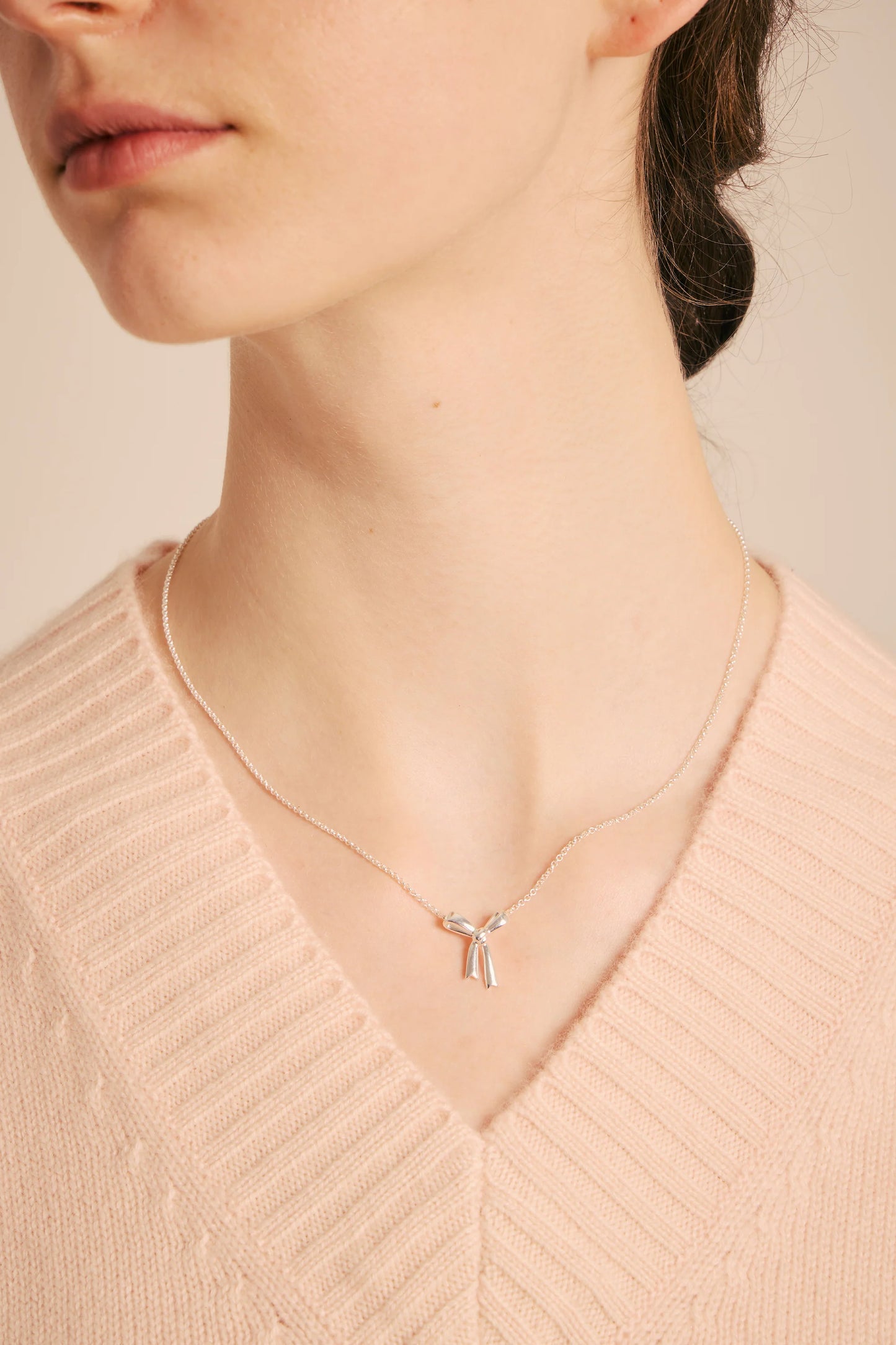 SMALL BOW NECKLACE