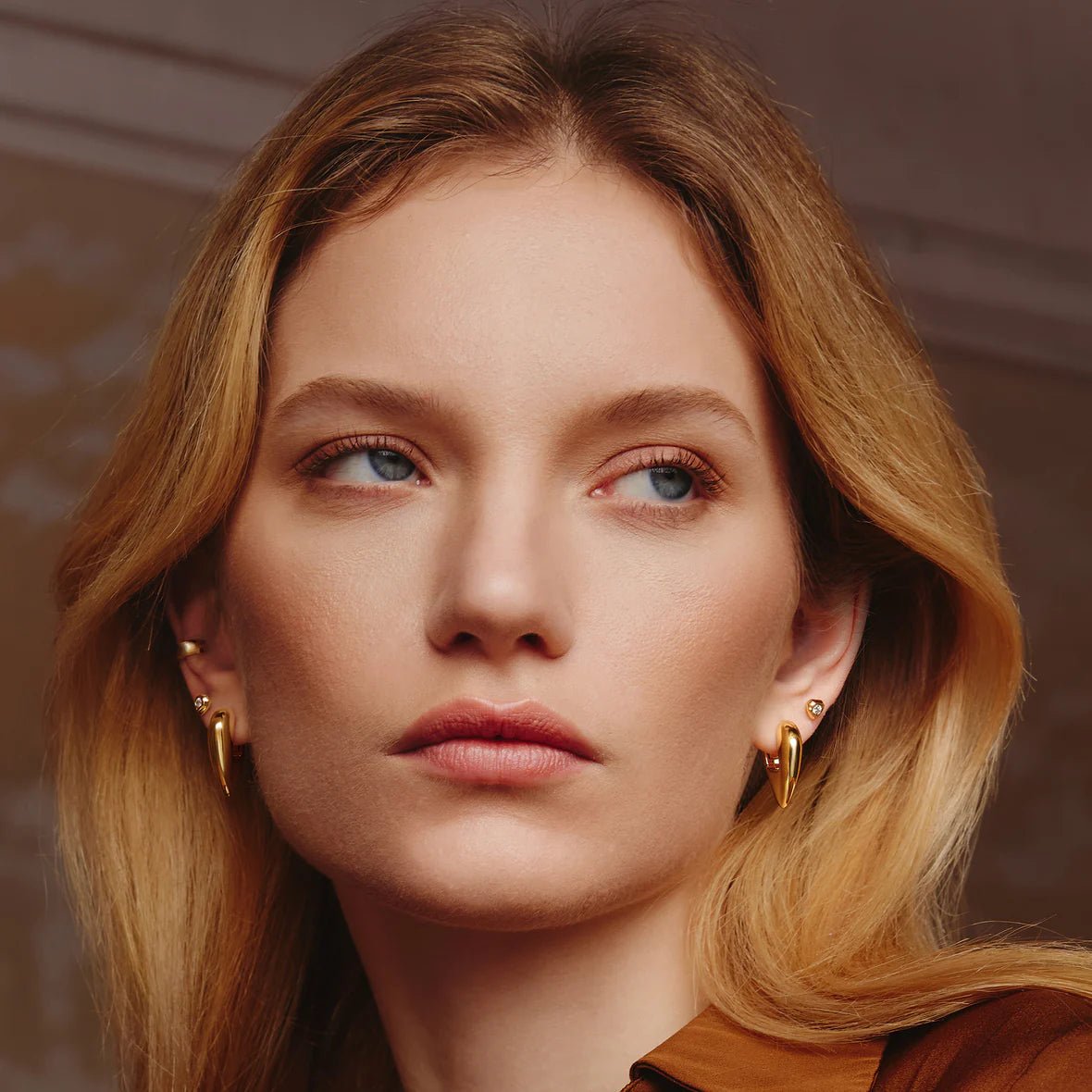 LADY TIGER EYE HUGGIE HOOP EARRINGS