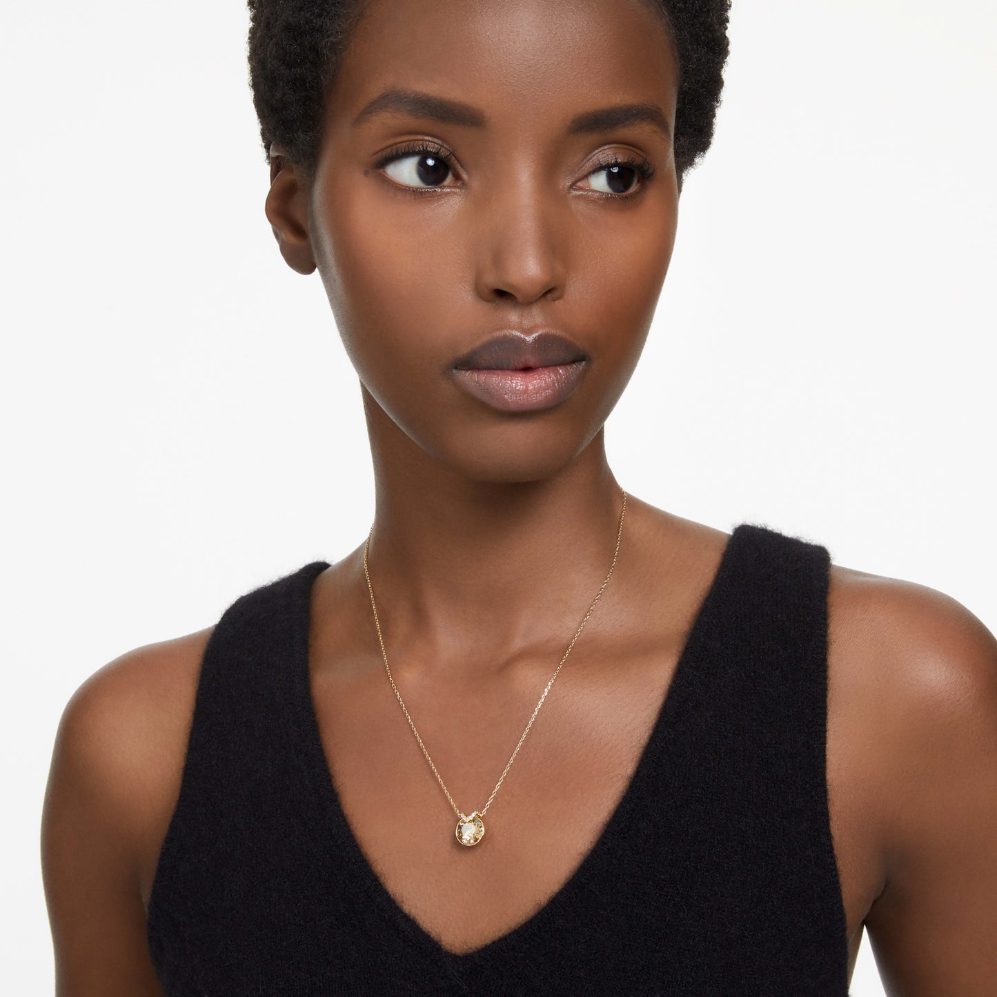 BELLA V PENDANT - GOLD, GOLD